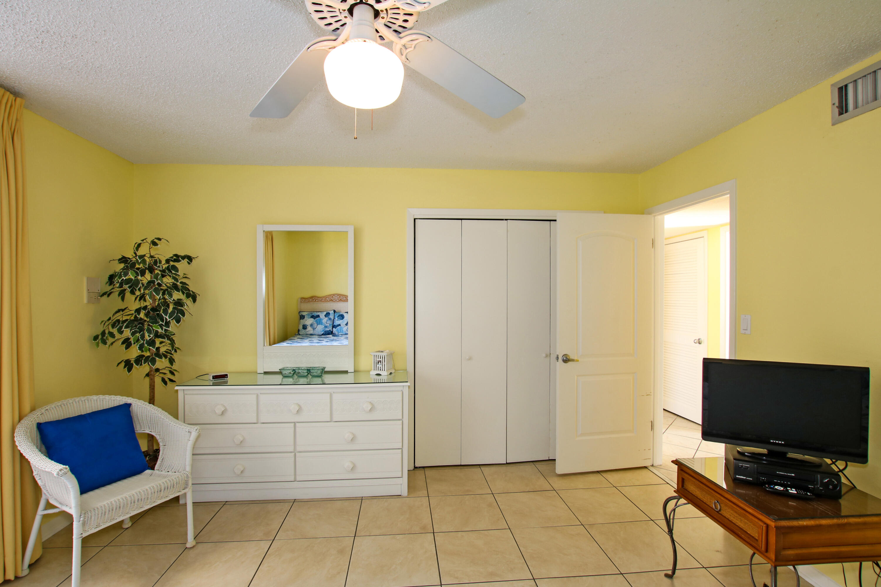 SHORELINE TOWERS 1 - Residential