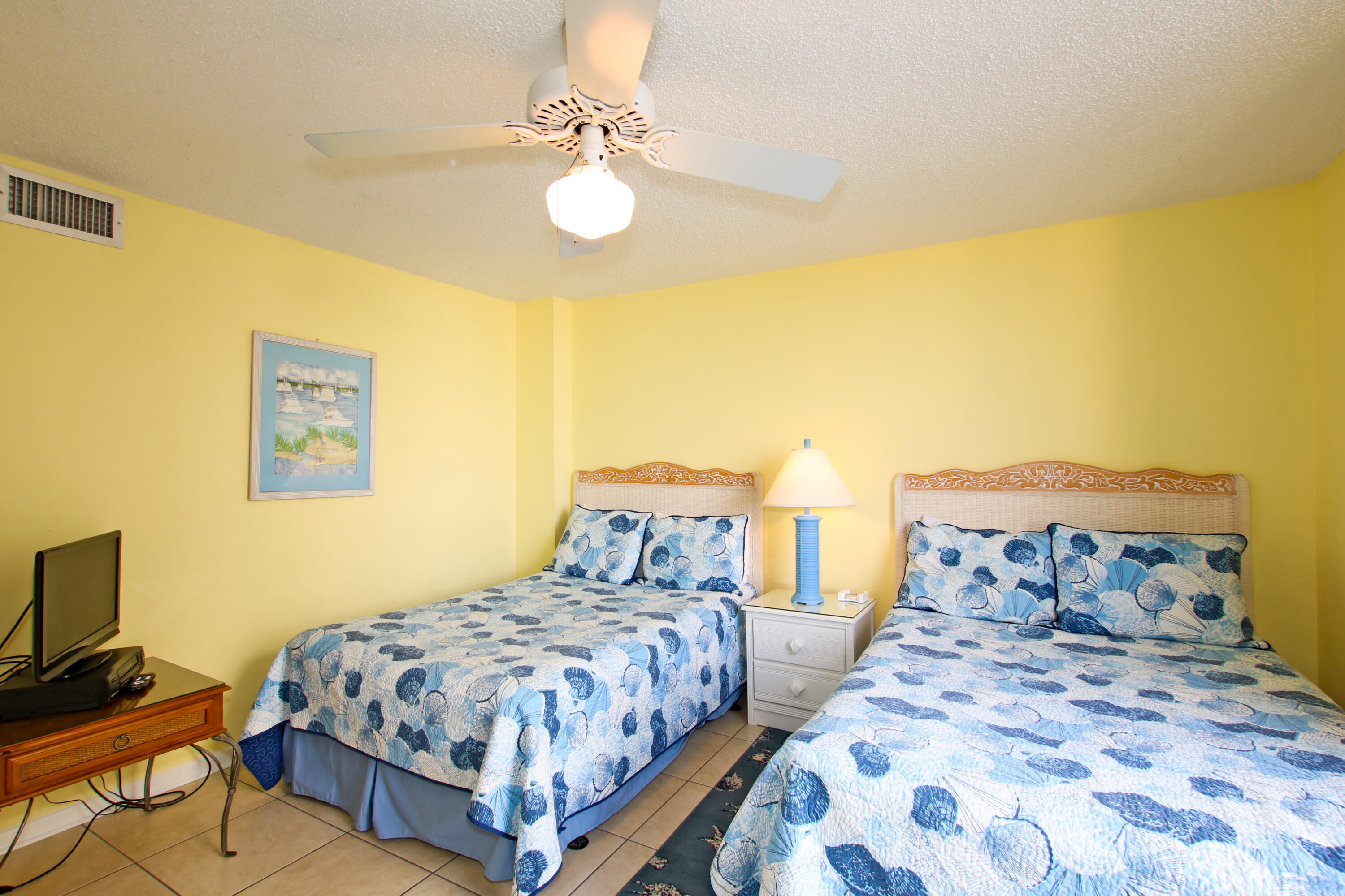 SHORELINE TOWERS 1 - Residential