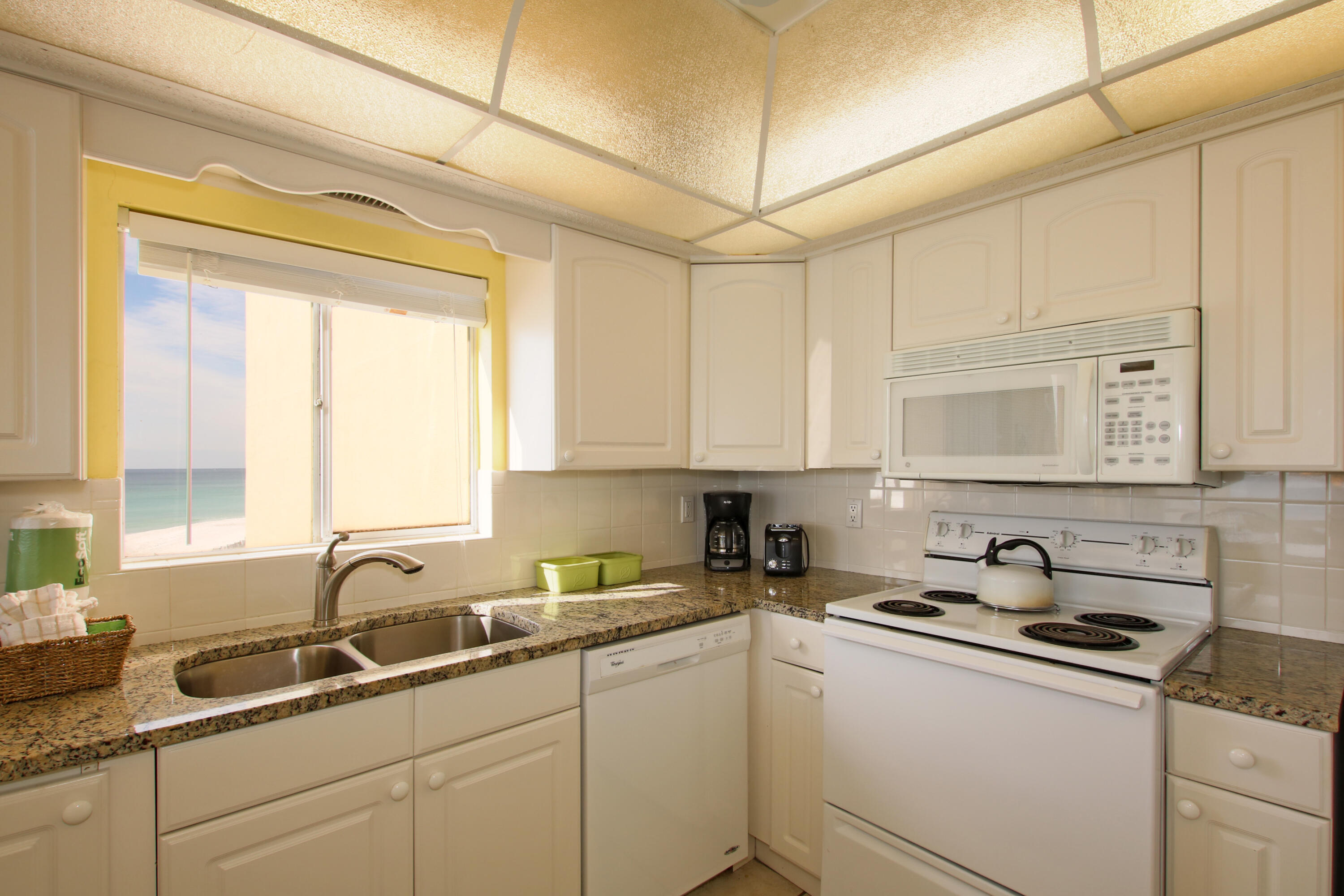 SHORELINE TOWERS 1 - Residential