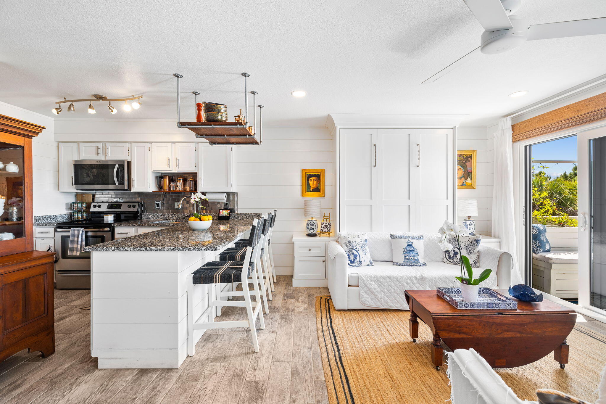 BEACHFRONT 2 PH 1 - Residential