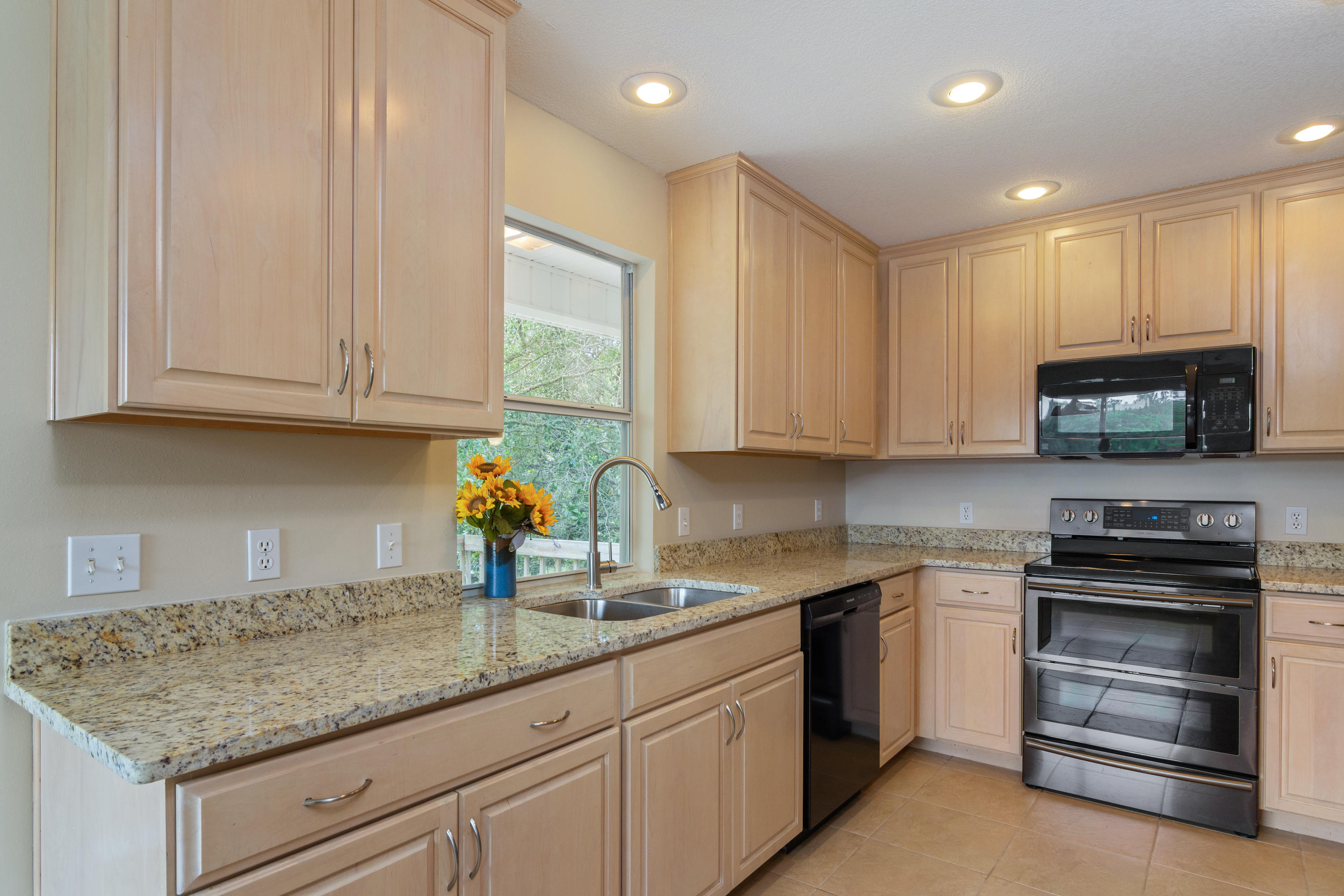 PARKWOOD ESTATES PH 2 BLUEWATER BAY - Residential