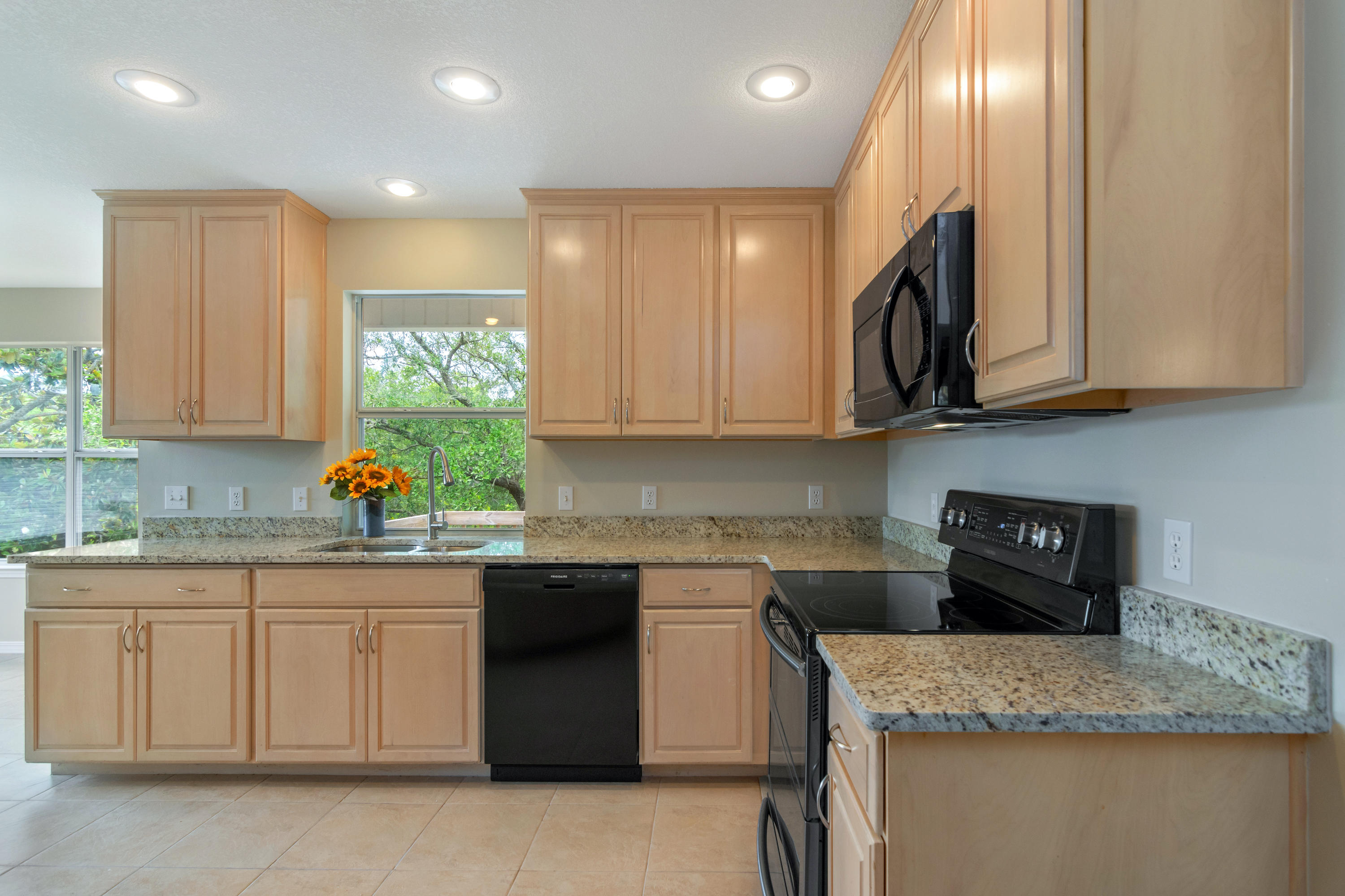 PARKWOOD ESTATES PH 2 BLUEWATER BAY - Residential