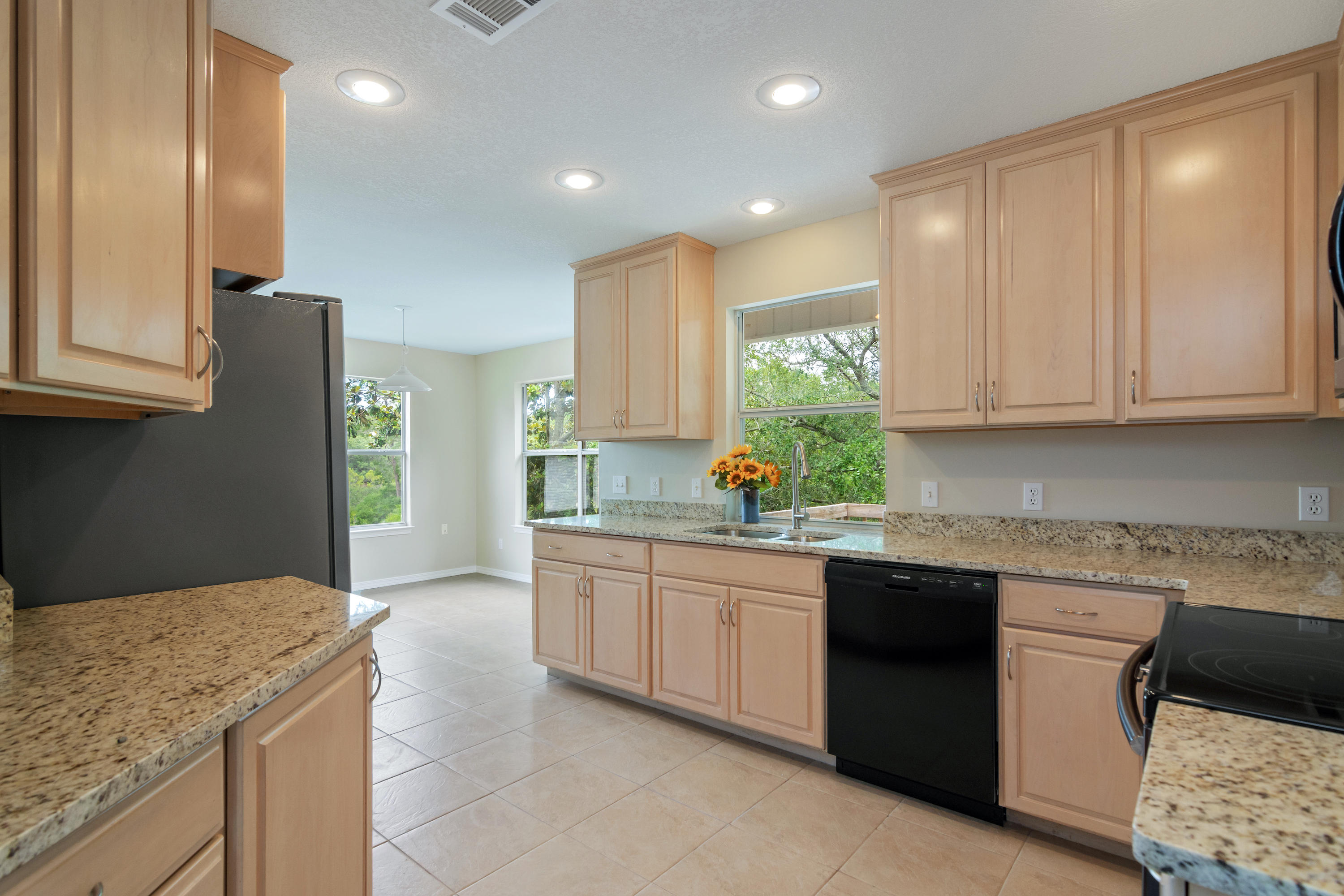 PARKWOOD ESTATES PH 2 BLUEWATER BAY - Residential