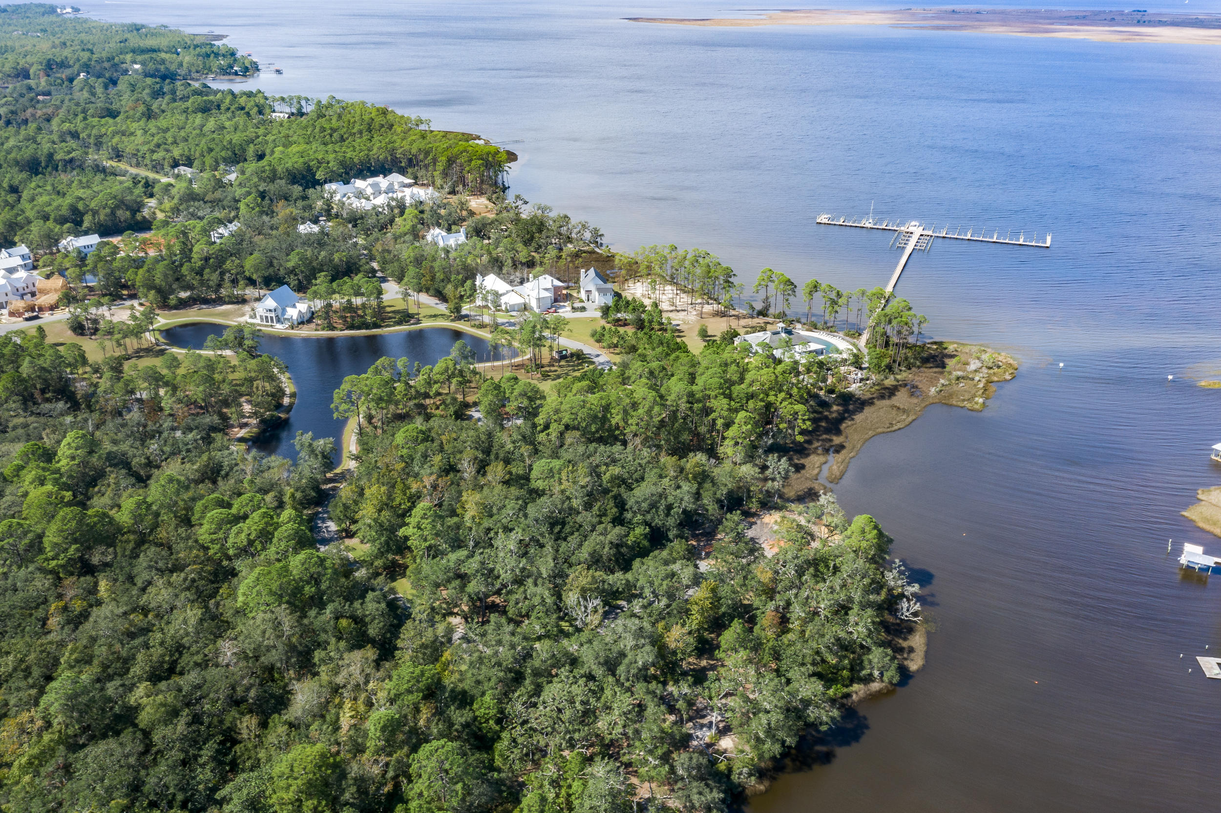 CHURCHILL OAKS - Land