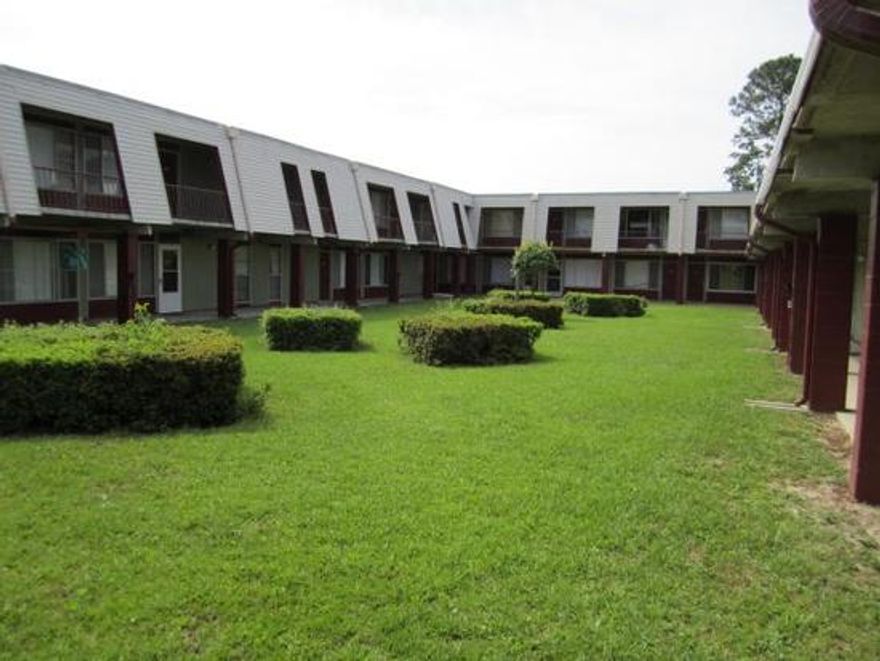 COMMUNITY HAS A POOL, BOAT DOCK, LAUNDRY FACILITY, TENNIS COURTS AND COMMUNITY ROOM, NO PETS AND NO SMOKING