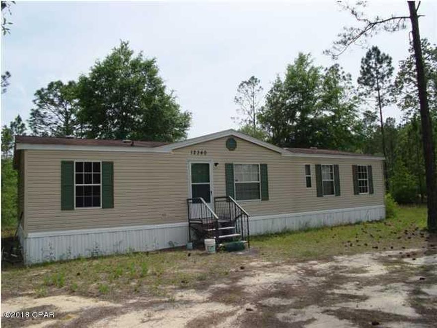 2005 Mobile Home. Good Bones on a huge lot. Home is very open. Huge Garden tub, Island Kitchen.. Its a must see Home. Price is firm. Fixed up would make an awesome rental investment p