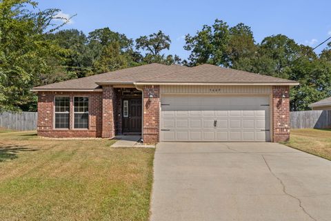 Photo of 5609 Price Plantation Road, Baker, FL 32531 (MLS # 985309)