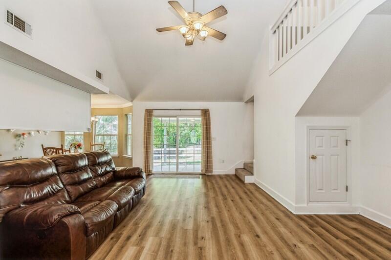 KINGS CROSSING PH II LOT 28 BLK 1 - Residential