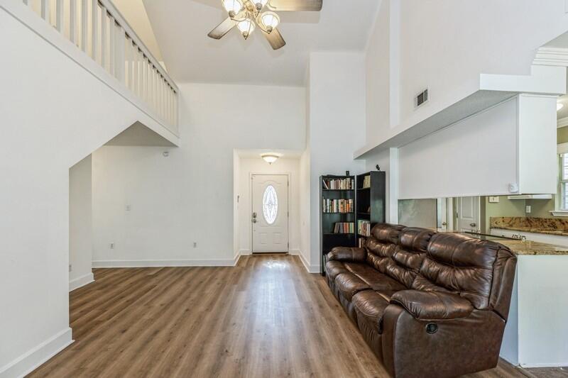 KINGS CROSSING PH II LOT 28 BLK 1 - Residential