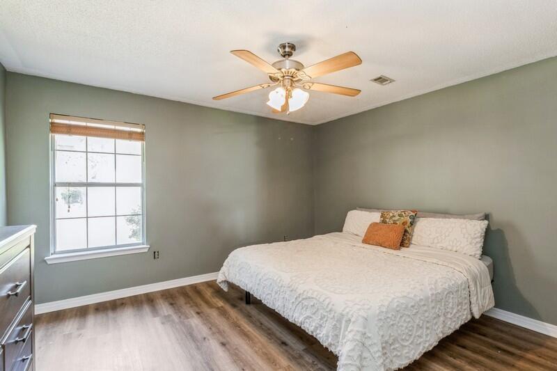 KINGS CROSSING PH II LOT 28 BLK 1 - Residential