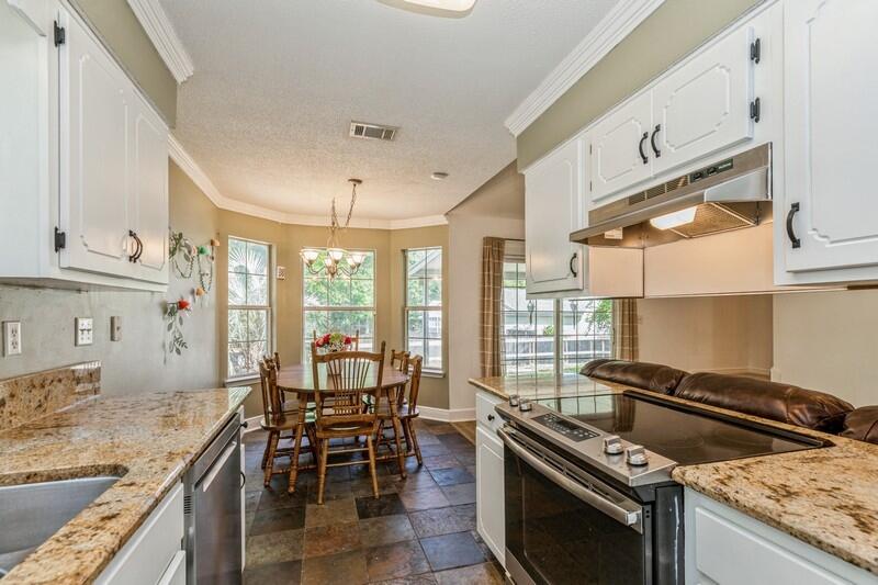 KINGS CROSSING PH II LOT 28 BLK 1 - Residential