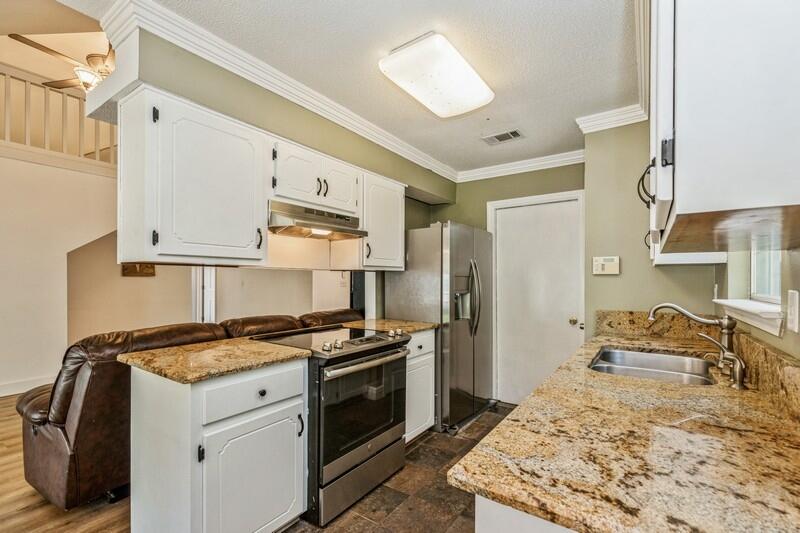 KINGS CROSSING PH II LOT 28 BLK 1 - Residential