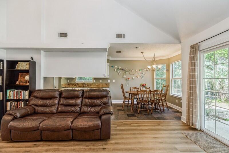 KINGS CROSSING PH II LOT 28 BLK 1 - Residential