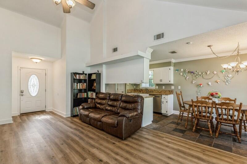 KINGS CROSSING PH II LOT 28 BLK 1 - Residential