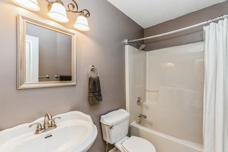 KINGS CROSSING PH II LOT 28 BLK 1 - Residential