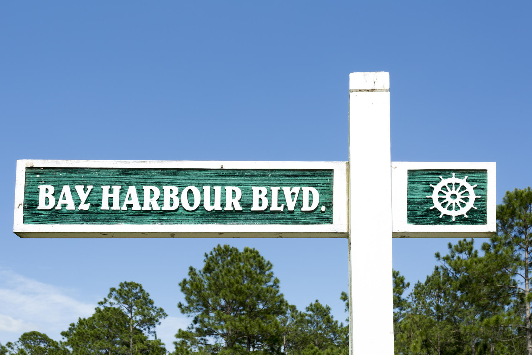 BAY HARBOUR - Land