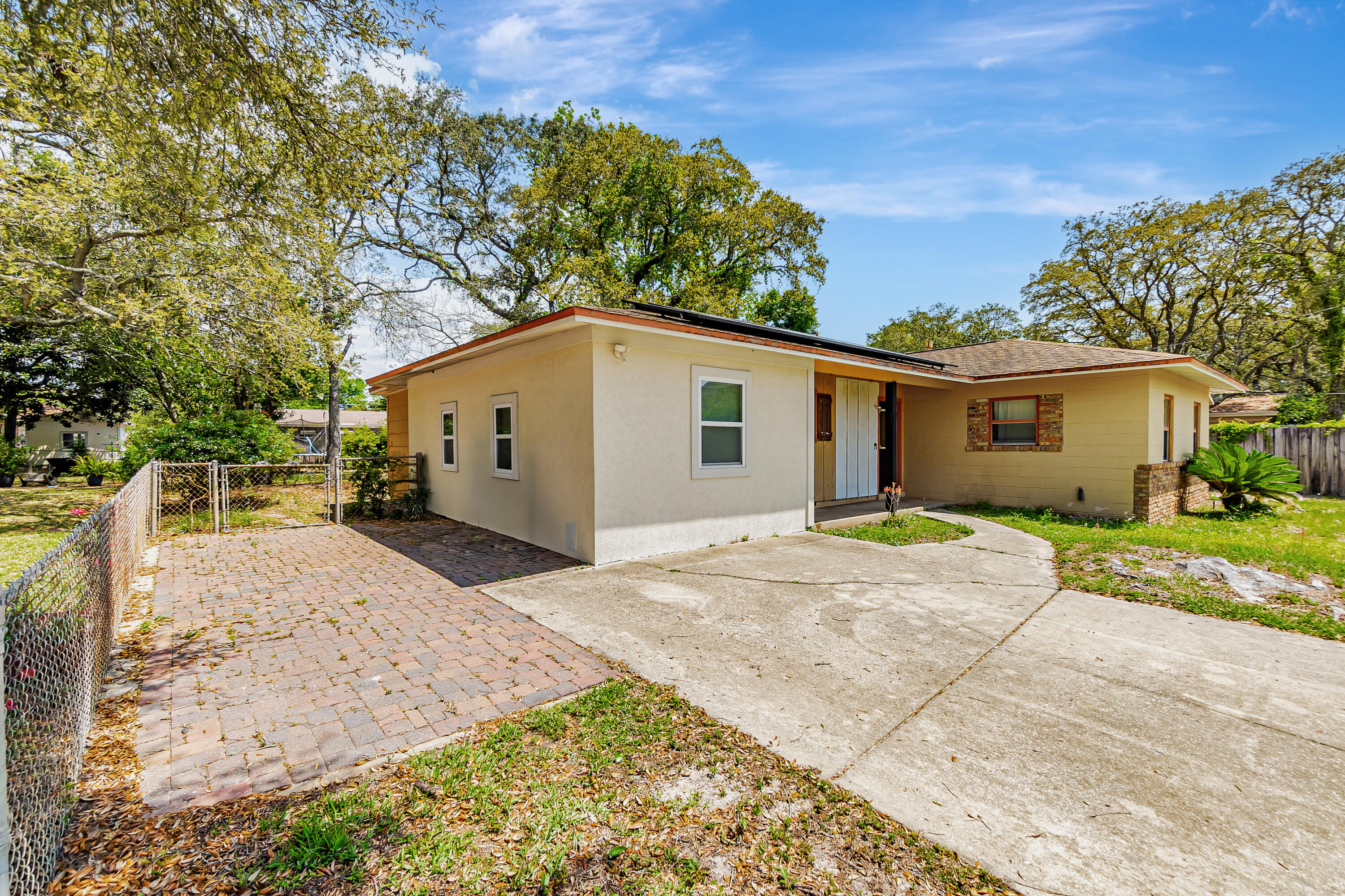UNBELIEVABLE Opportunity in Ft. Walton Beach! Get ready to snag an incredible deal on this charming 4 Bedroom / 1 Bathroom home, perfectly situated in the heart of Ft. Walton Beach! With its prime location, you'll be just steps away from all the city has to offer. This hidden gem is bursting with potential, just waiting for your personal touch. Envision the possibilities for upgrades and expansions and make this house your dream home! And, as a bonus, the solar panels will be paid in full, so you can enjoy the benefits of renewable energy without the upfront cost! Don't miss out on this amazing opportunity to own a piece of Ft. Walton Beach. Contact us today to schedule a viewing and make this incredible deal yours!'