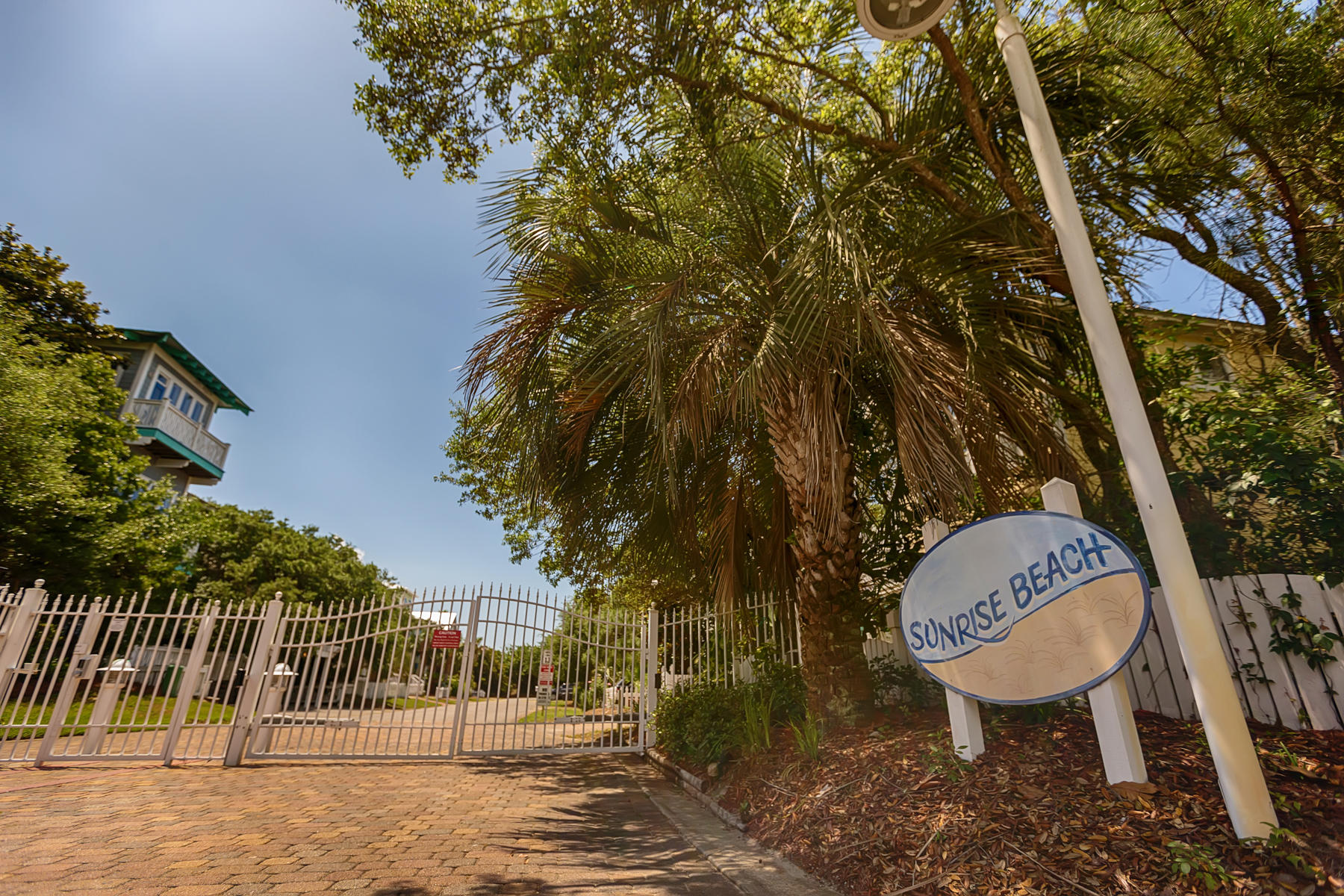 SUNRISE BEACH - Residential