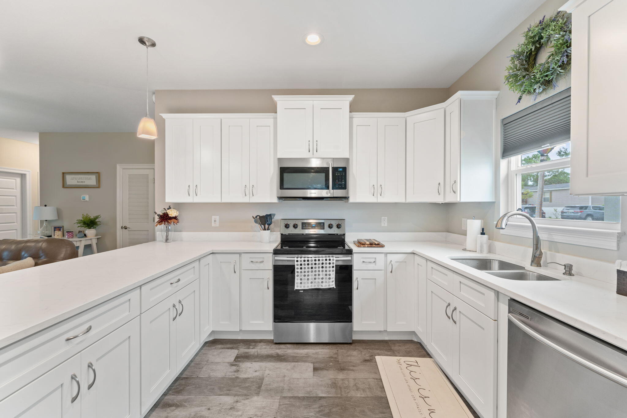 CRESCENT SHORES - Residential