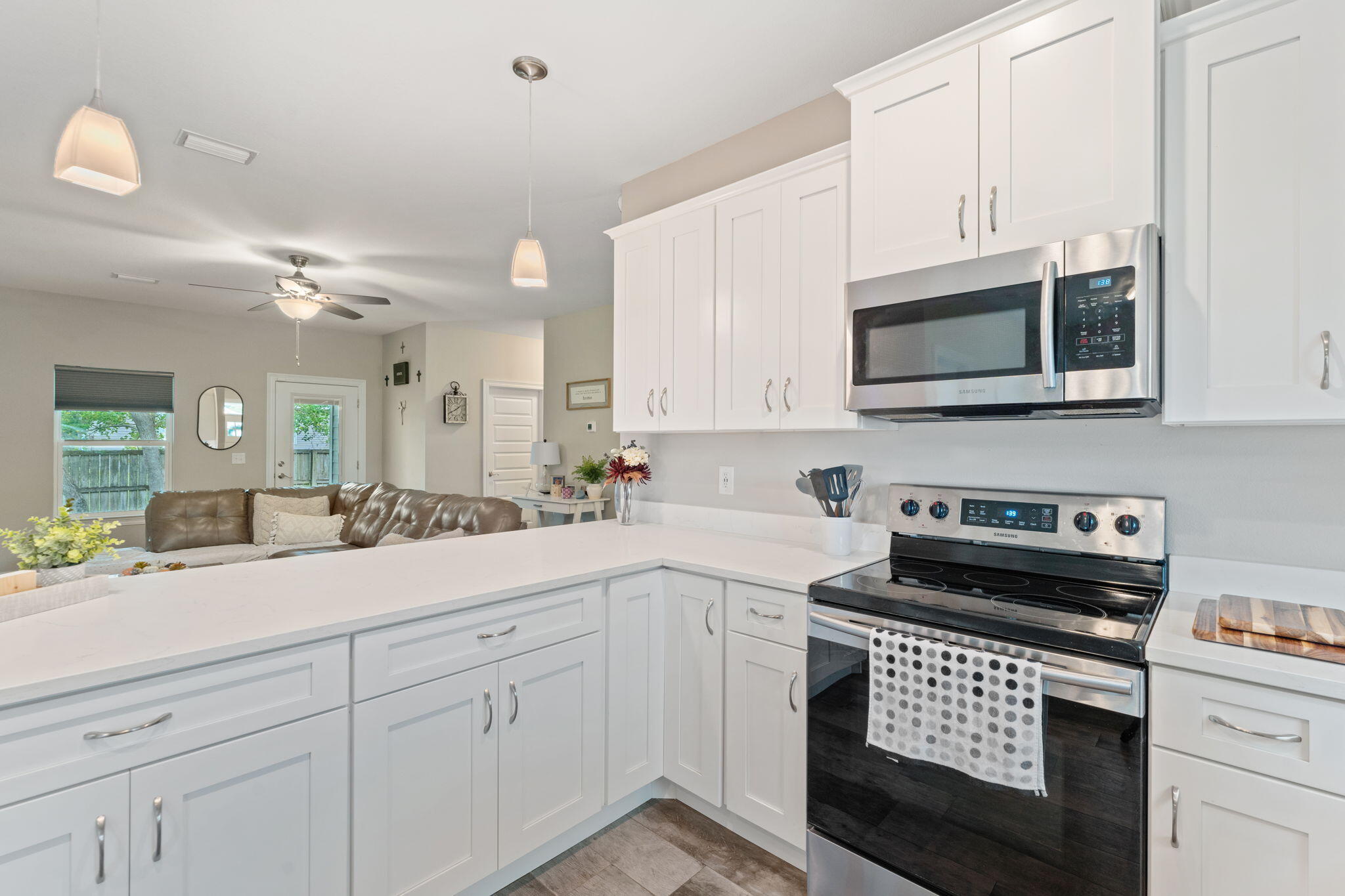 CRESCENT SHORES - Residential