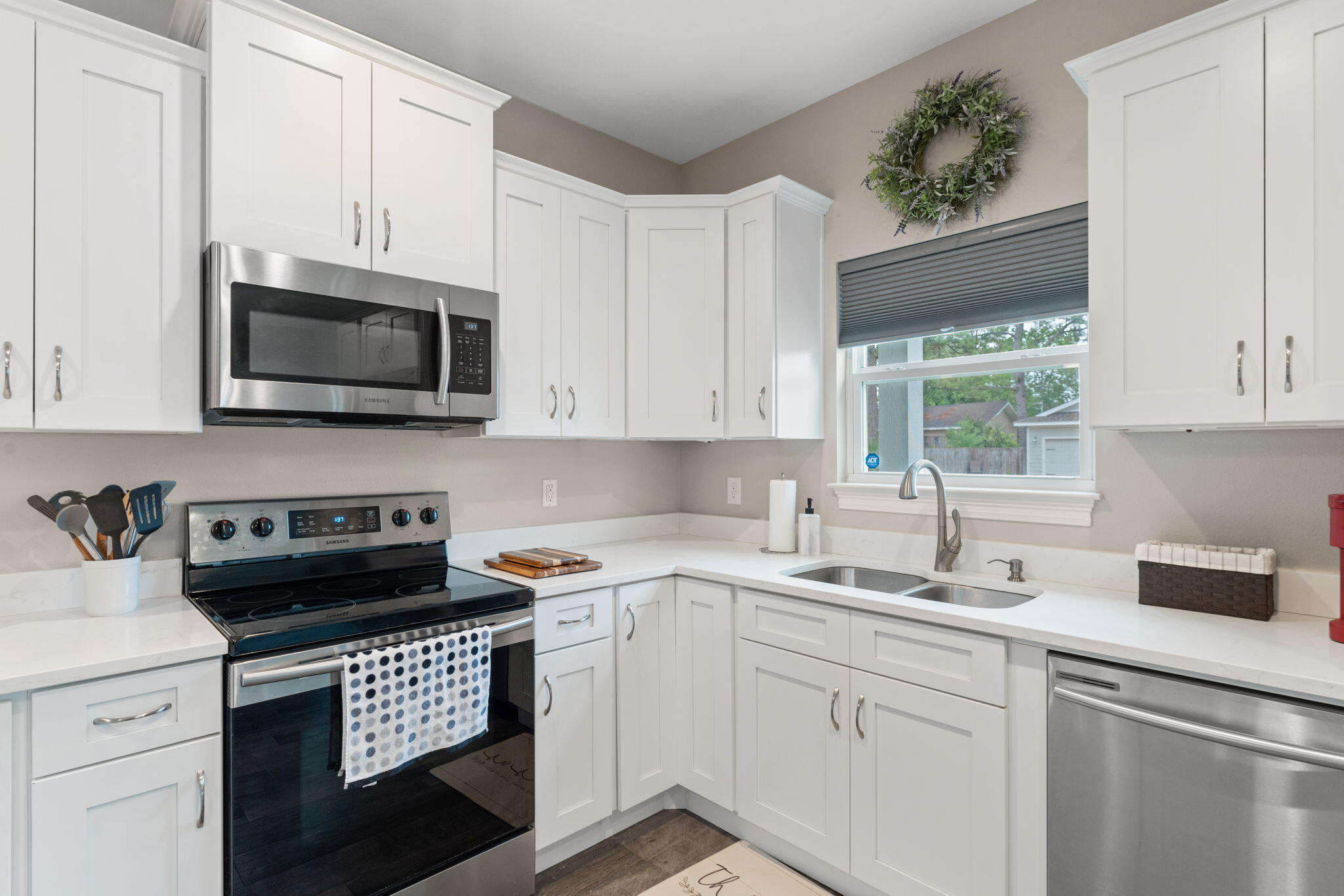 CRESCENT SHORES - Residential