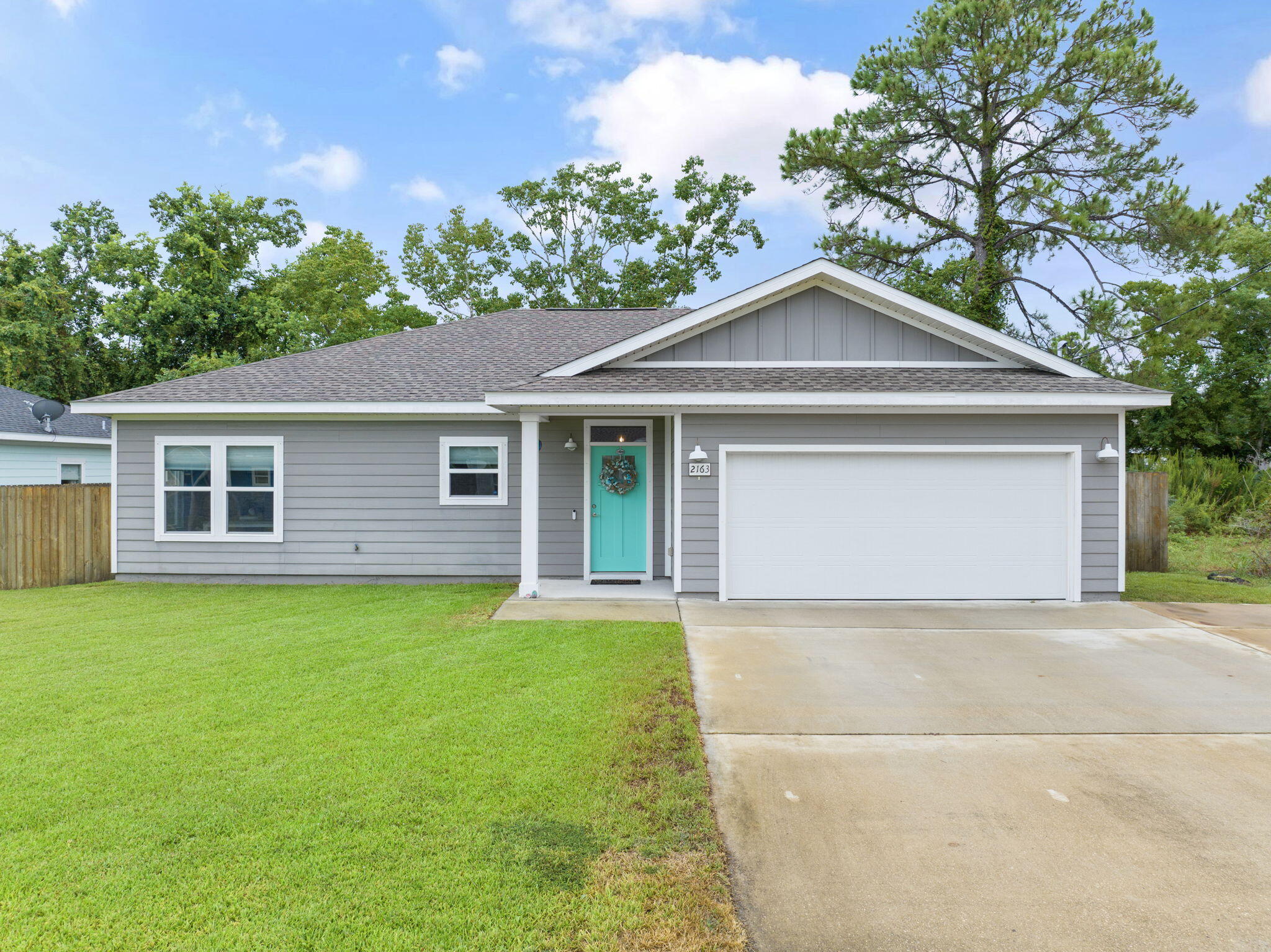 CRESCENT SHORES - Residential