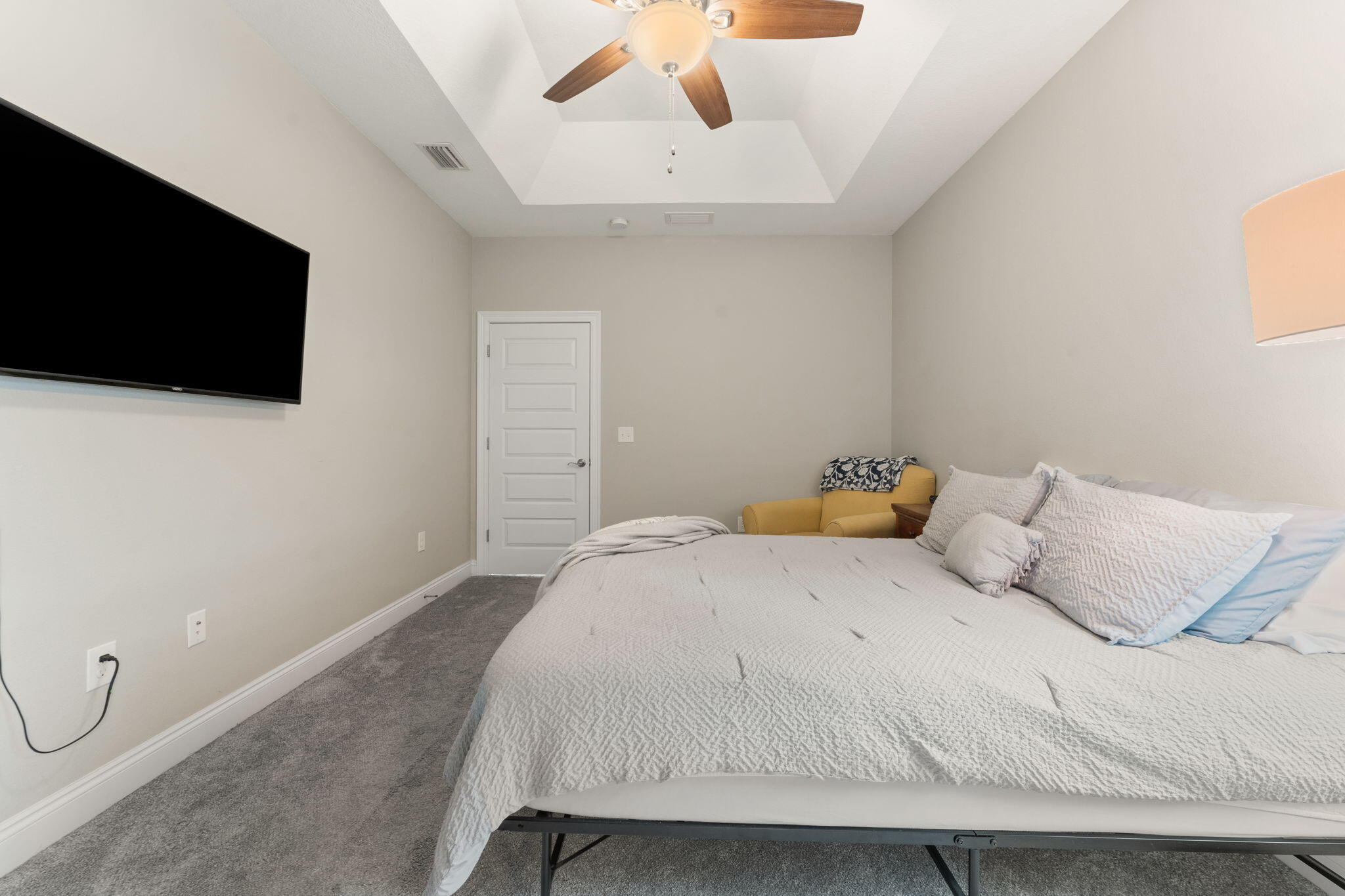 CRESCENT SHORES - Residential