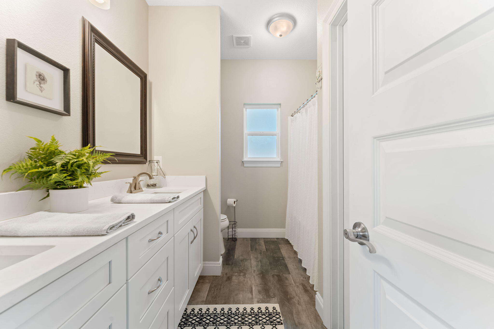 CRESCENT SHORES - Residential