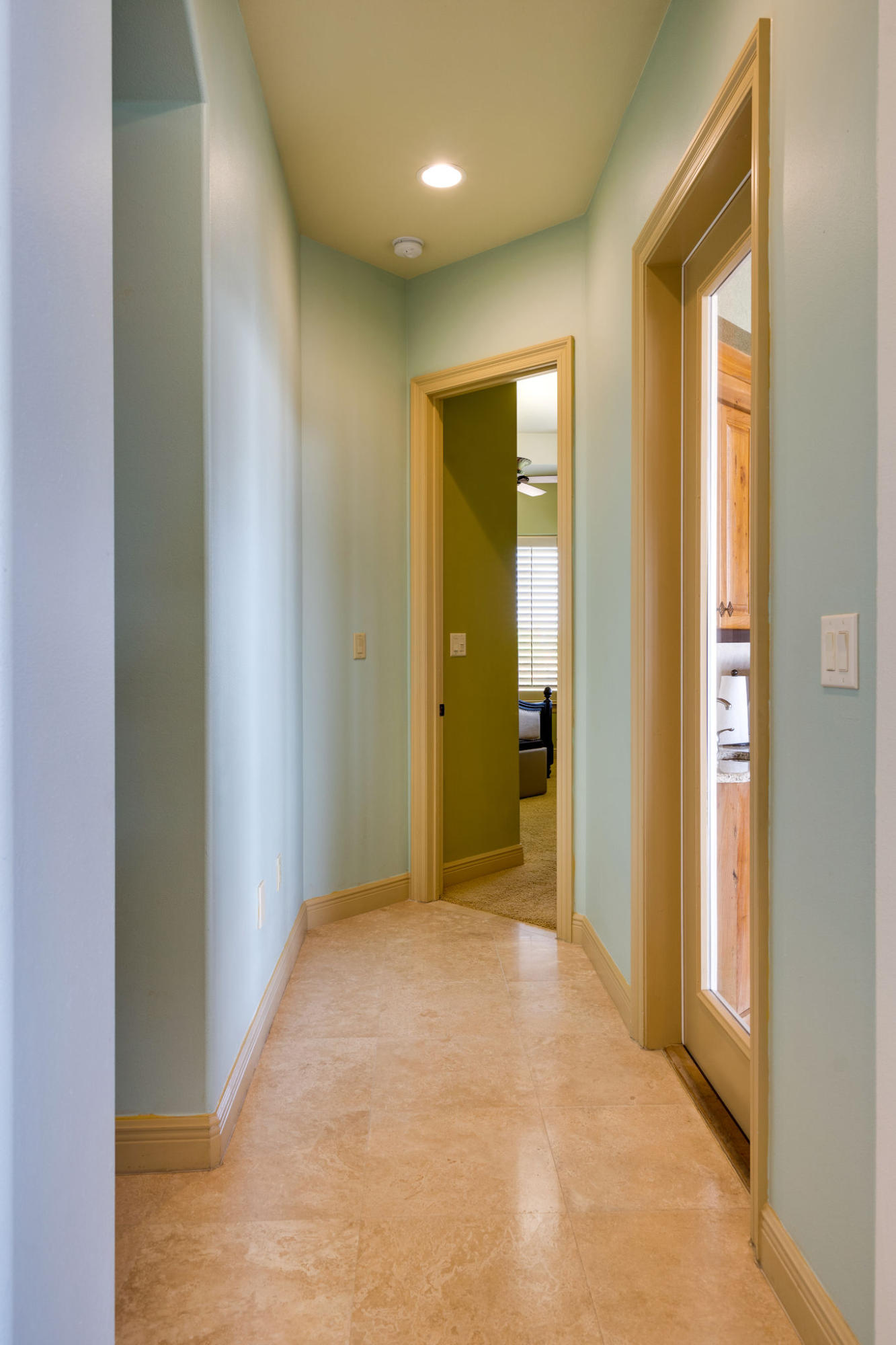 WHISPERING OAKS - Residential