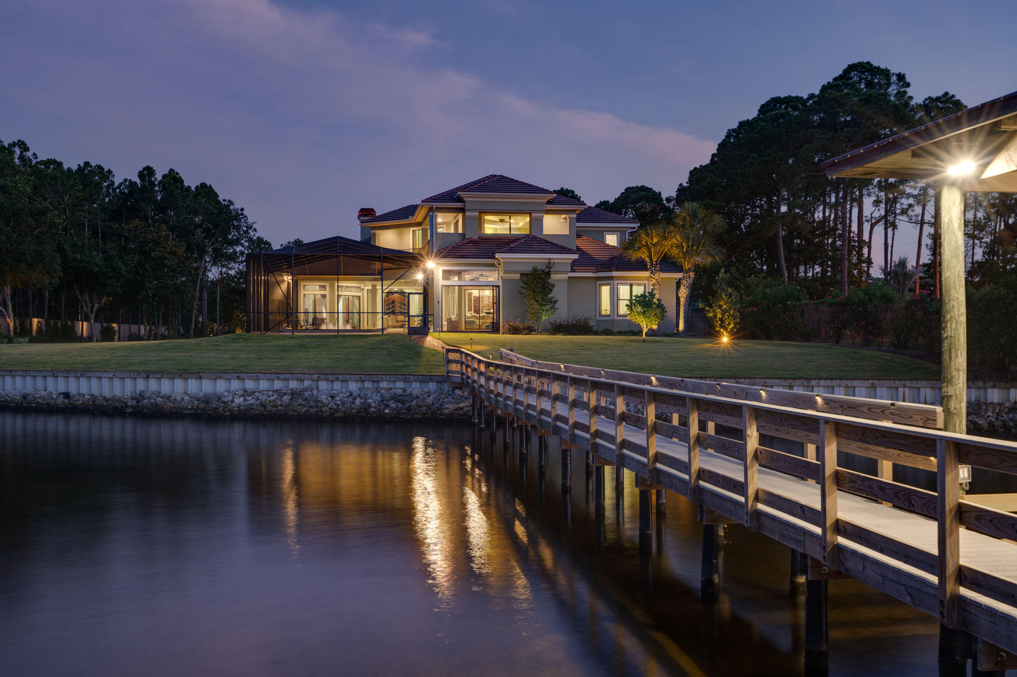 WHISPERING OAKS - Residential