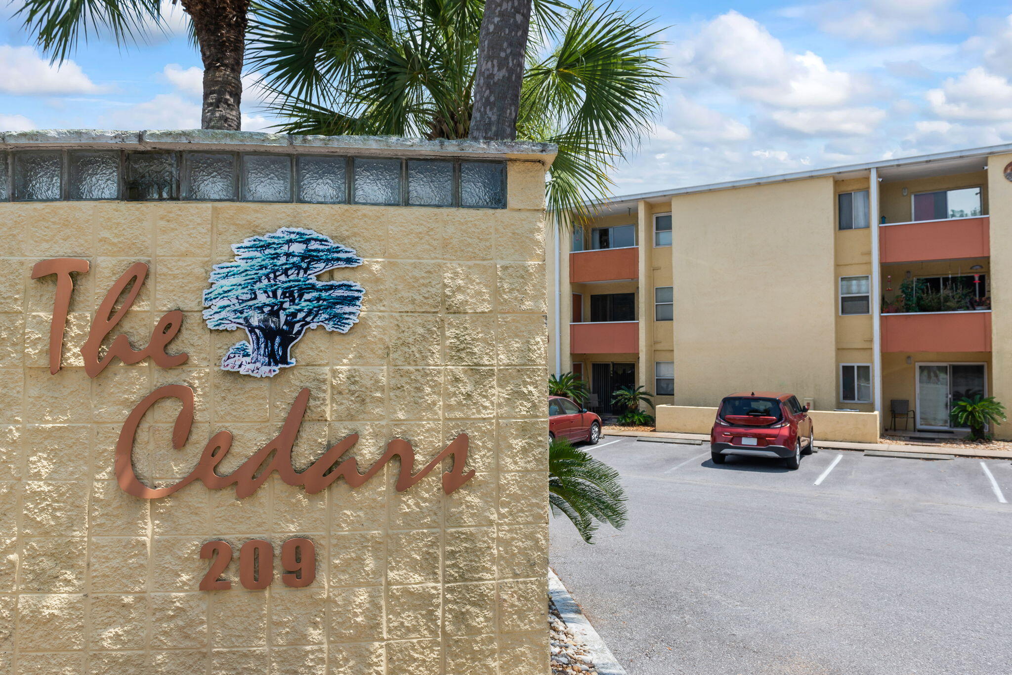 CEDARS CONDO - Residential
