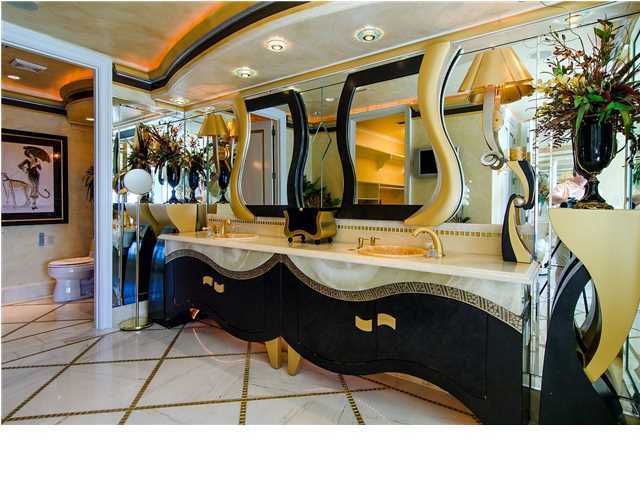 SIGNATURE BEACH - Residential
