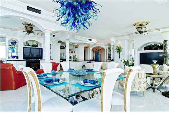 SIGNATURE BEACH - Residential