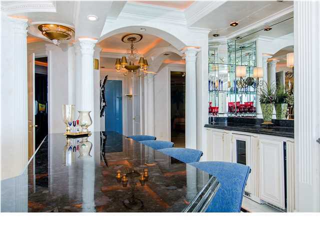 SIGNATURE BEACH - Residential