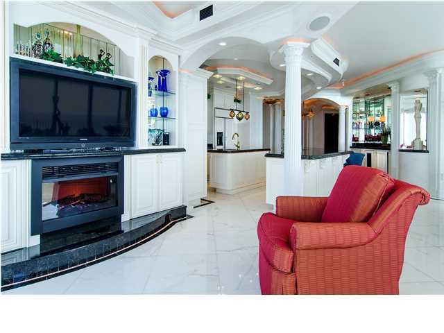 SIGNATURE BEACH - Residential