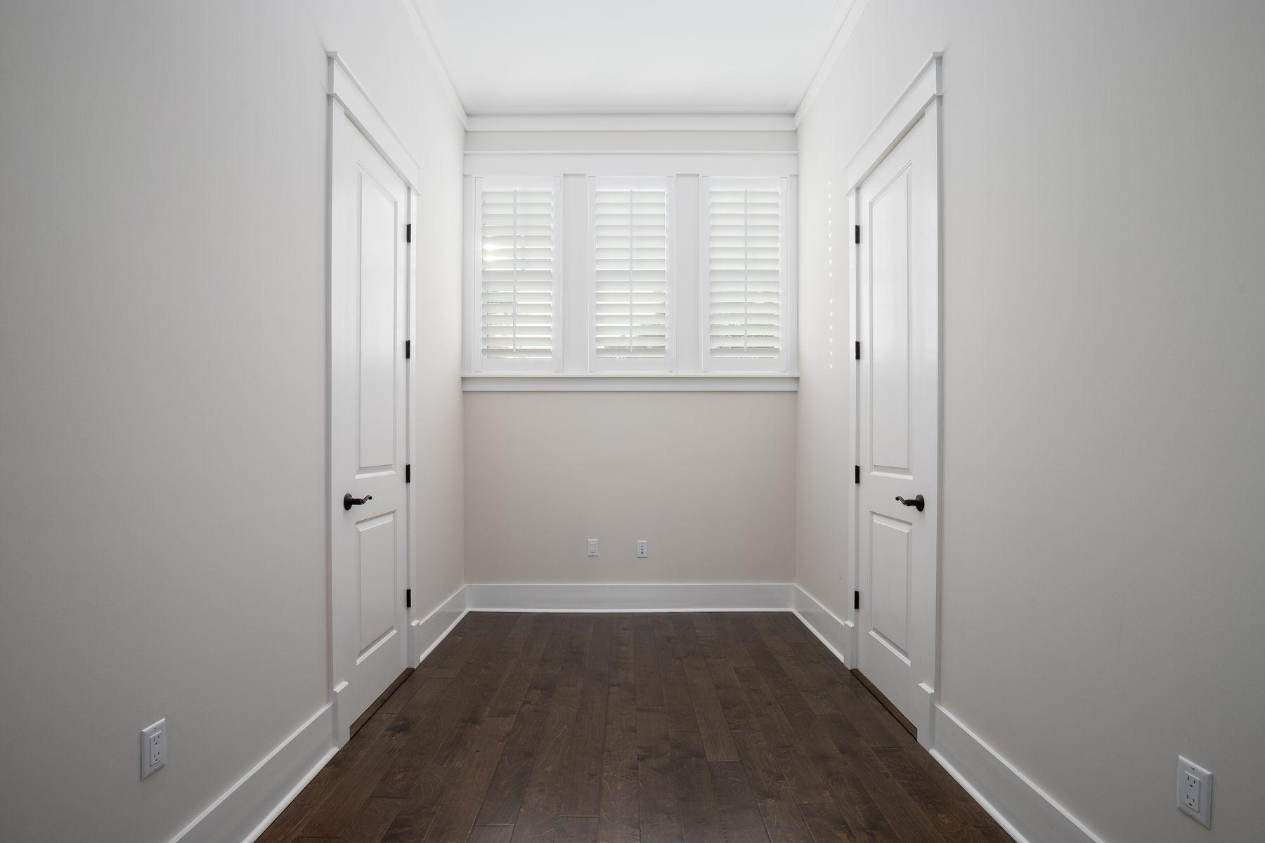 CRYSTAL LAKE PHASE I - Residential