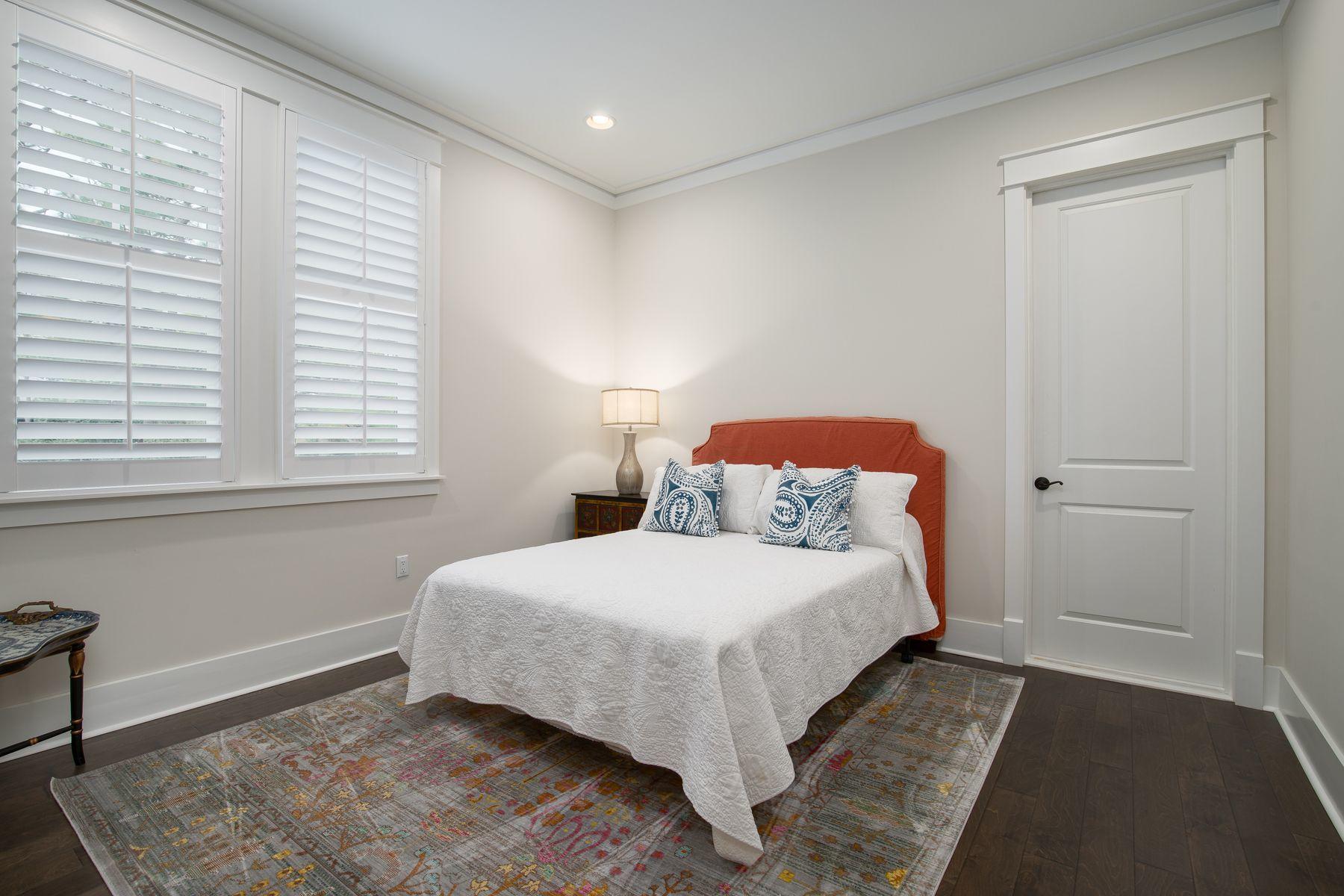 CRYSTAL LAKE PHASE I - Residential