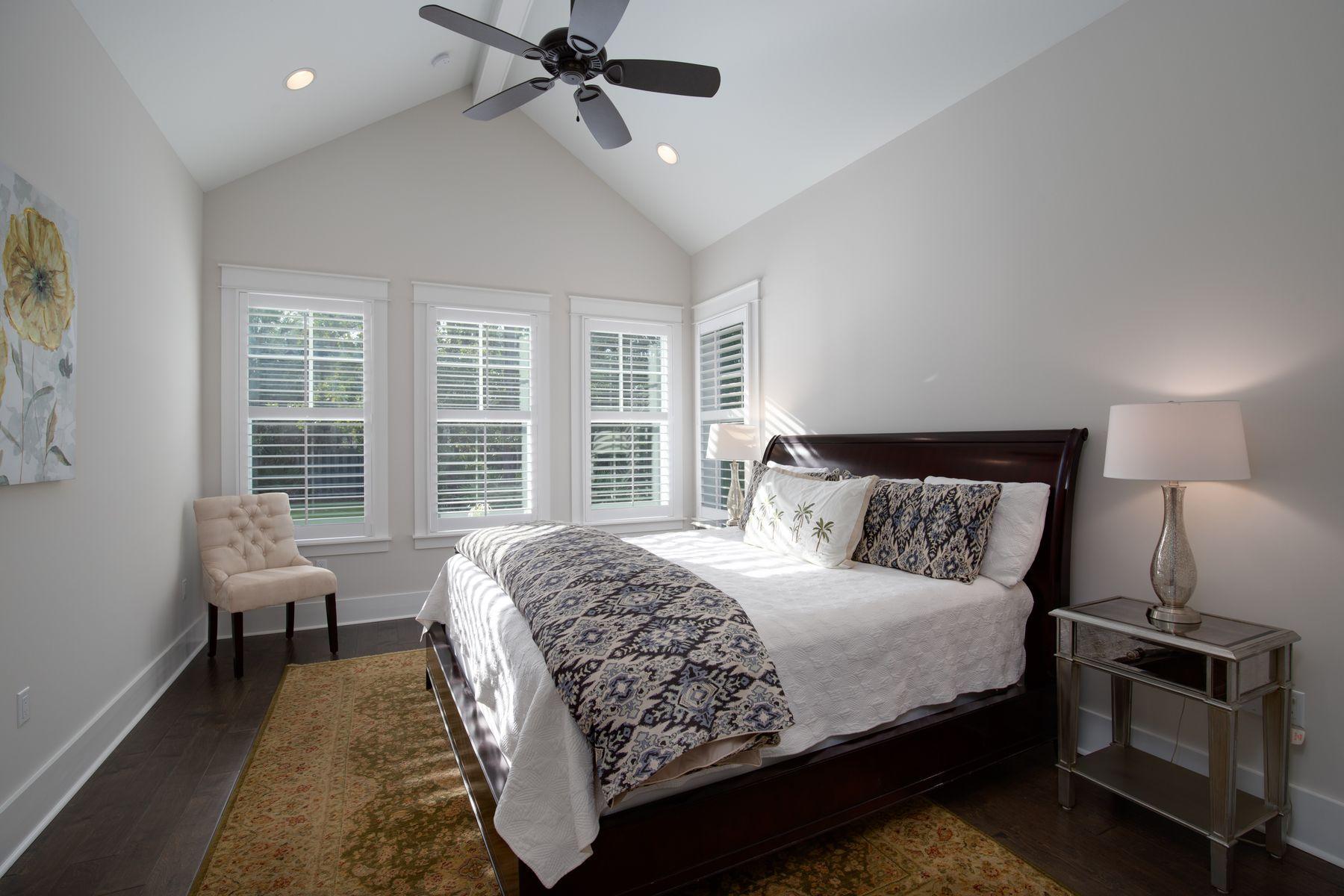 CRYSTAL LAKE PHASE I - Residential