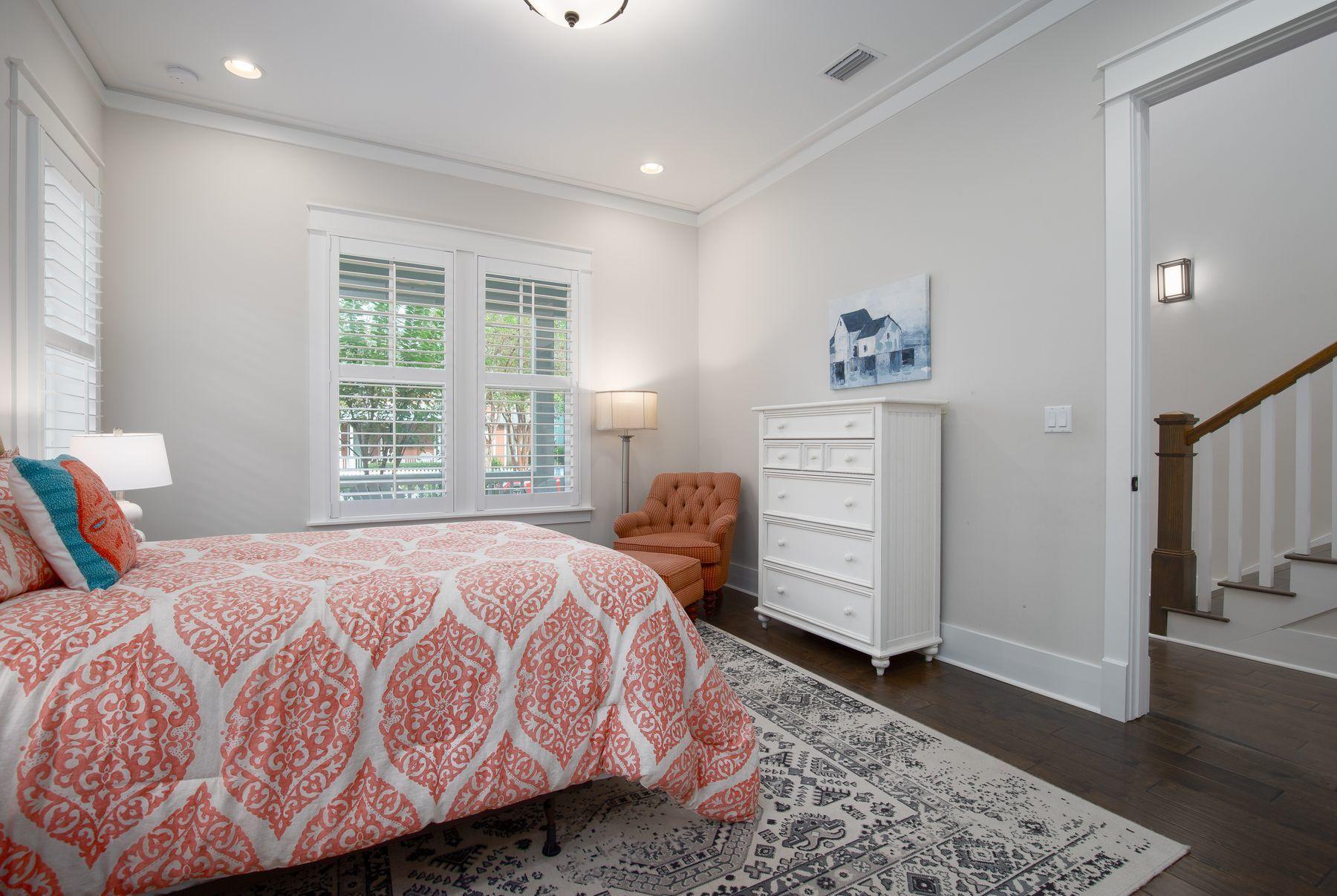 CRYSTAL LAKE PHASE I - Residential