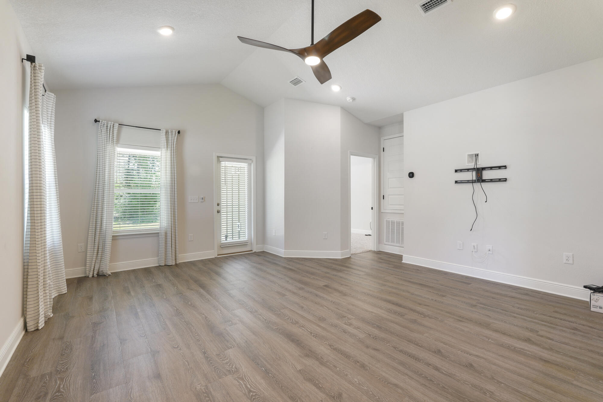HAMMOCK BAY - Residential Lease
