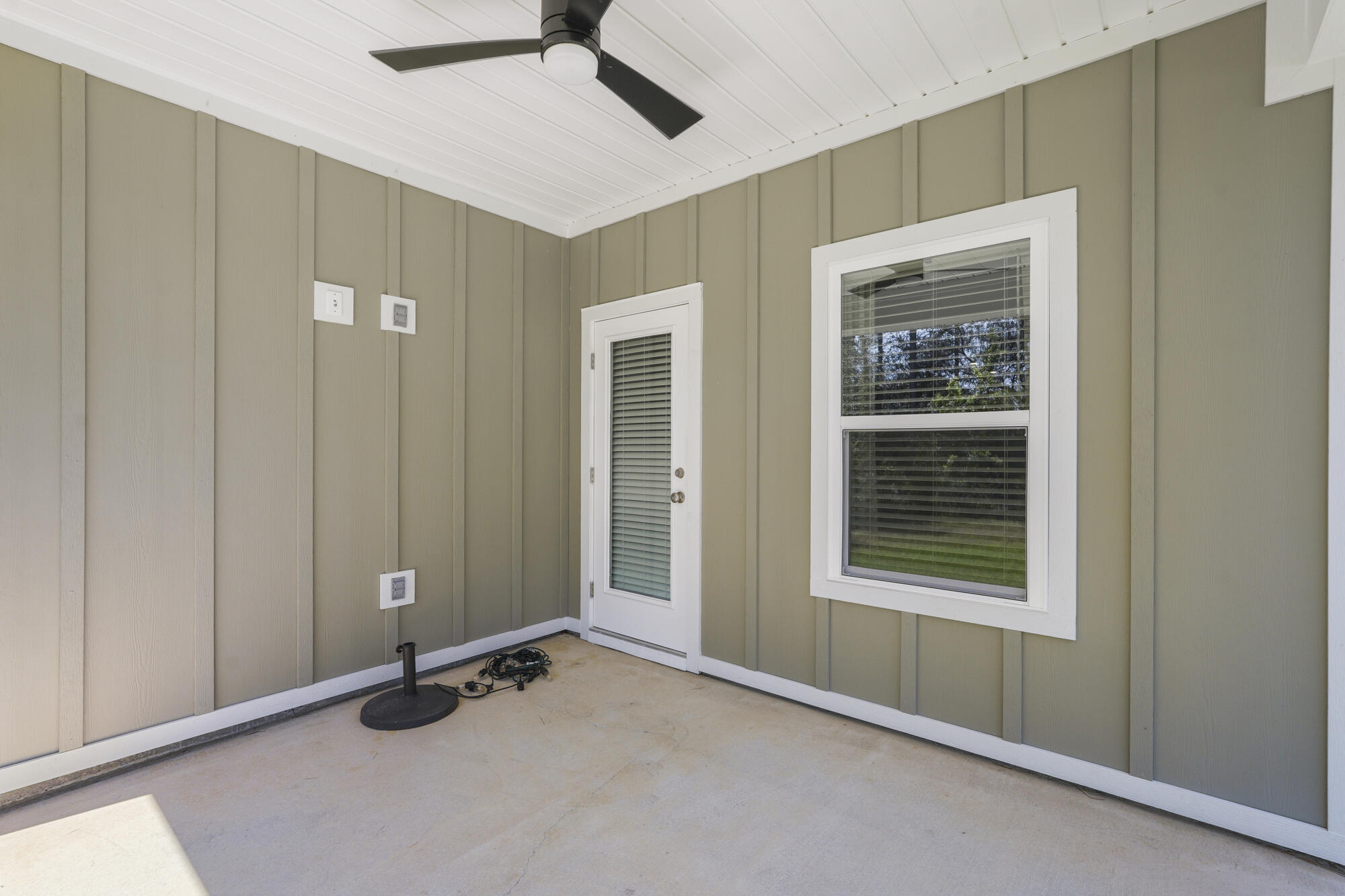 HAMMOCK BAY - Residential Lease