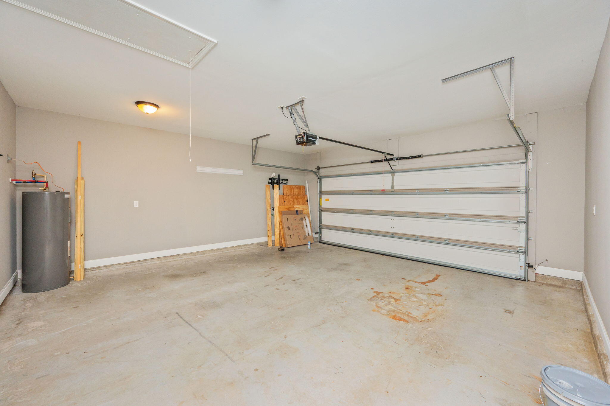 ELLIOTTS POINT - Residential Lease