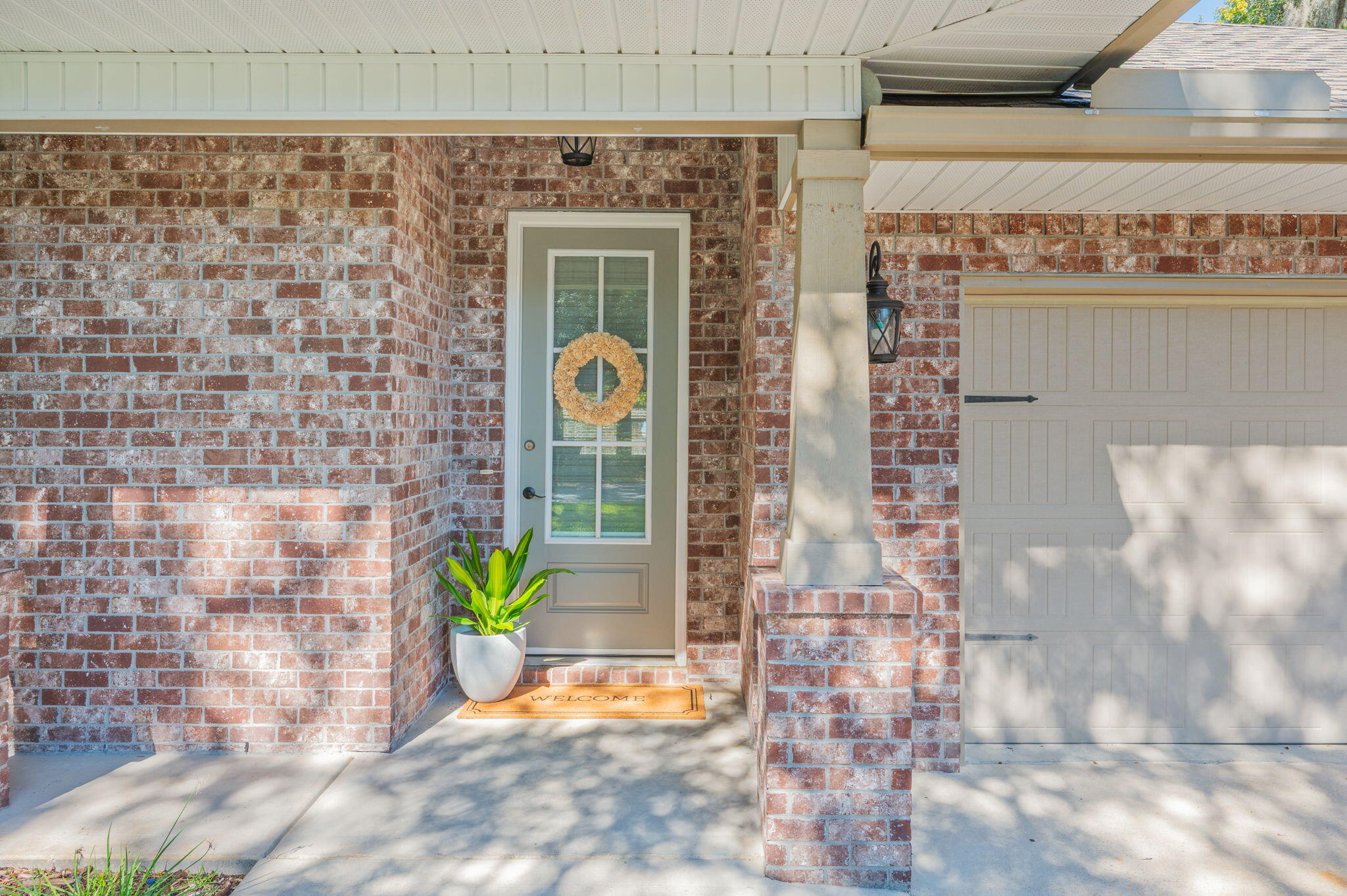 ELLIOTTS POINT - Residential Lease