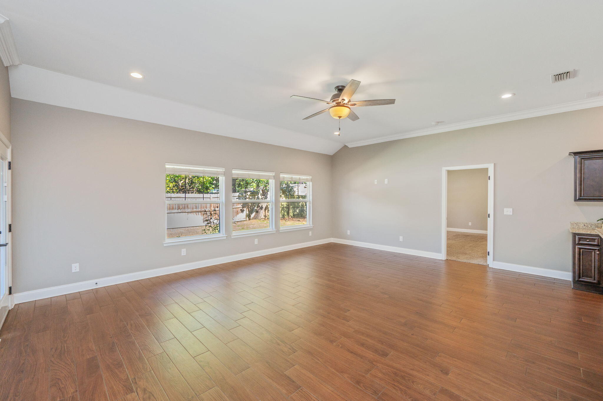 ELLIOTTS POINT - Residential Lease