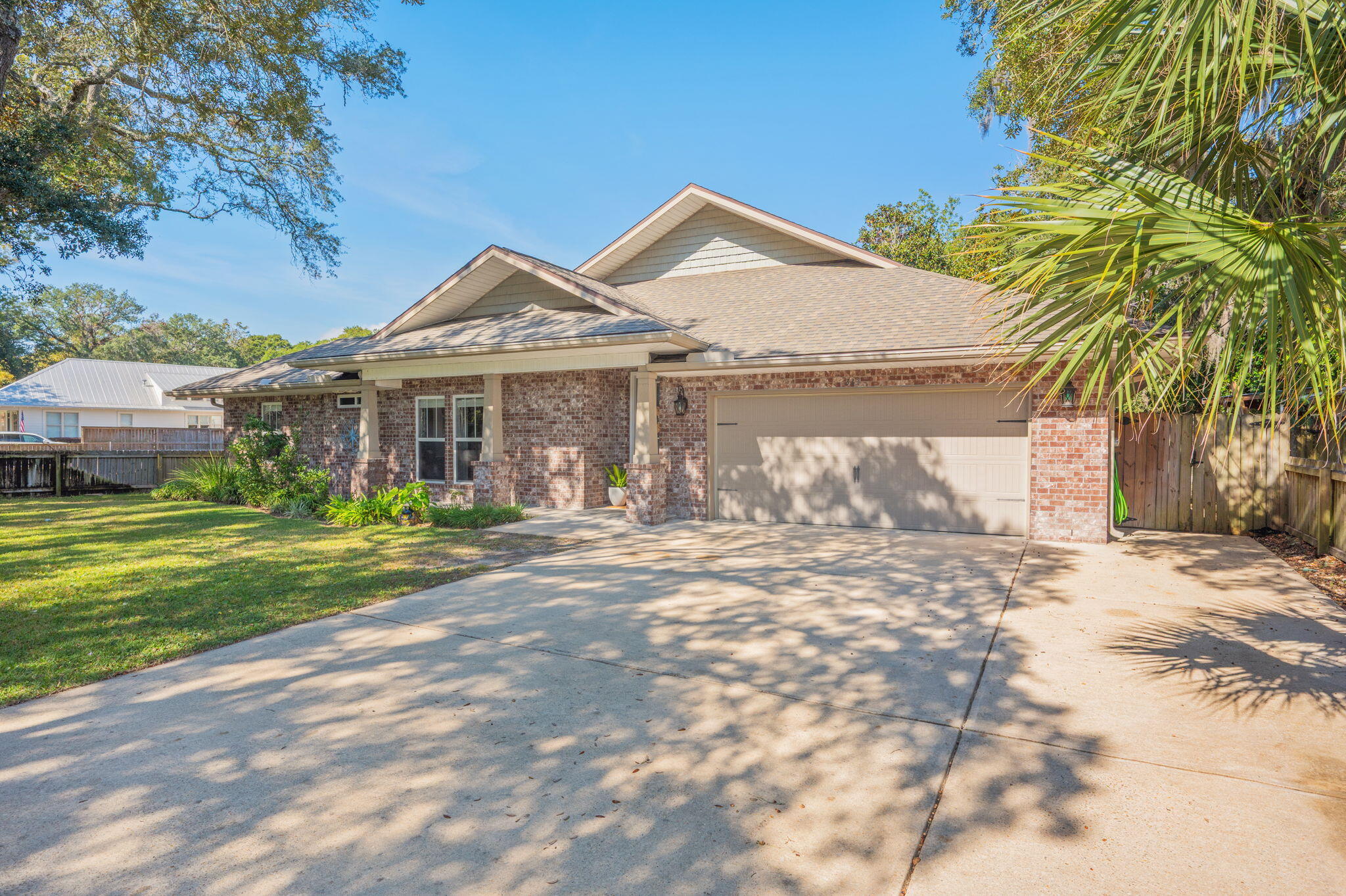 ELLIOTTS POINT - Residential Lease