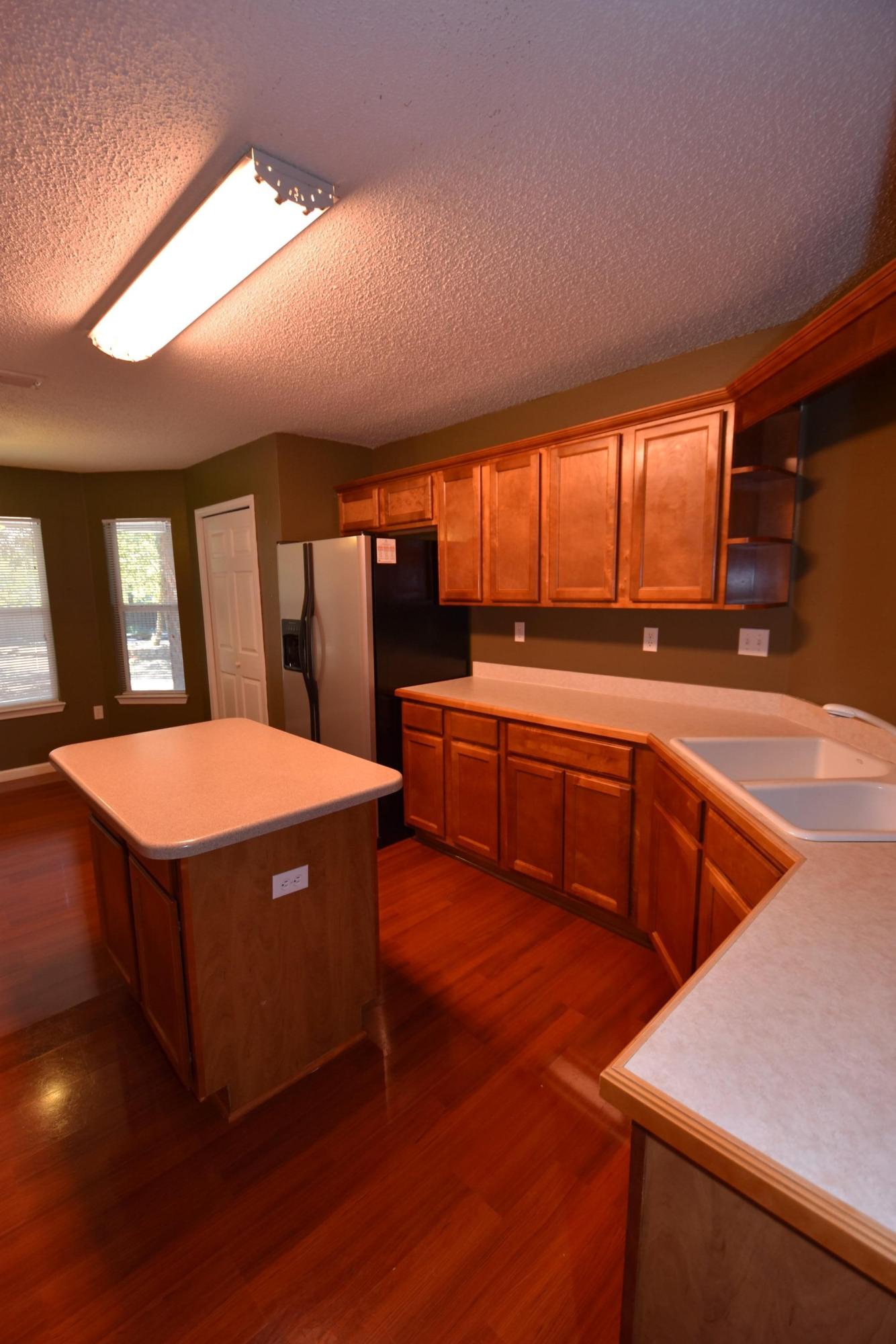 COUNTRYWOOD EST - Residential