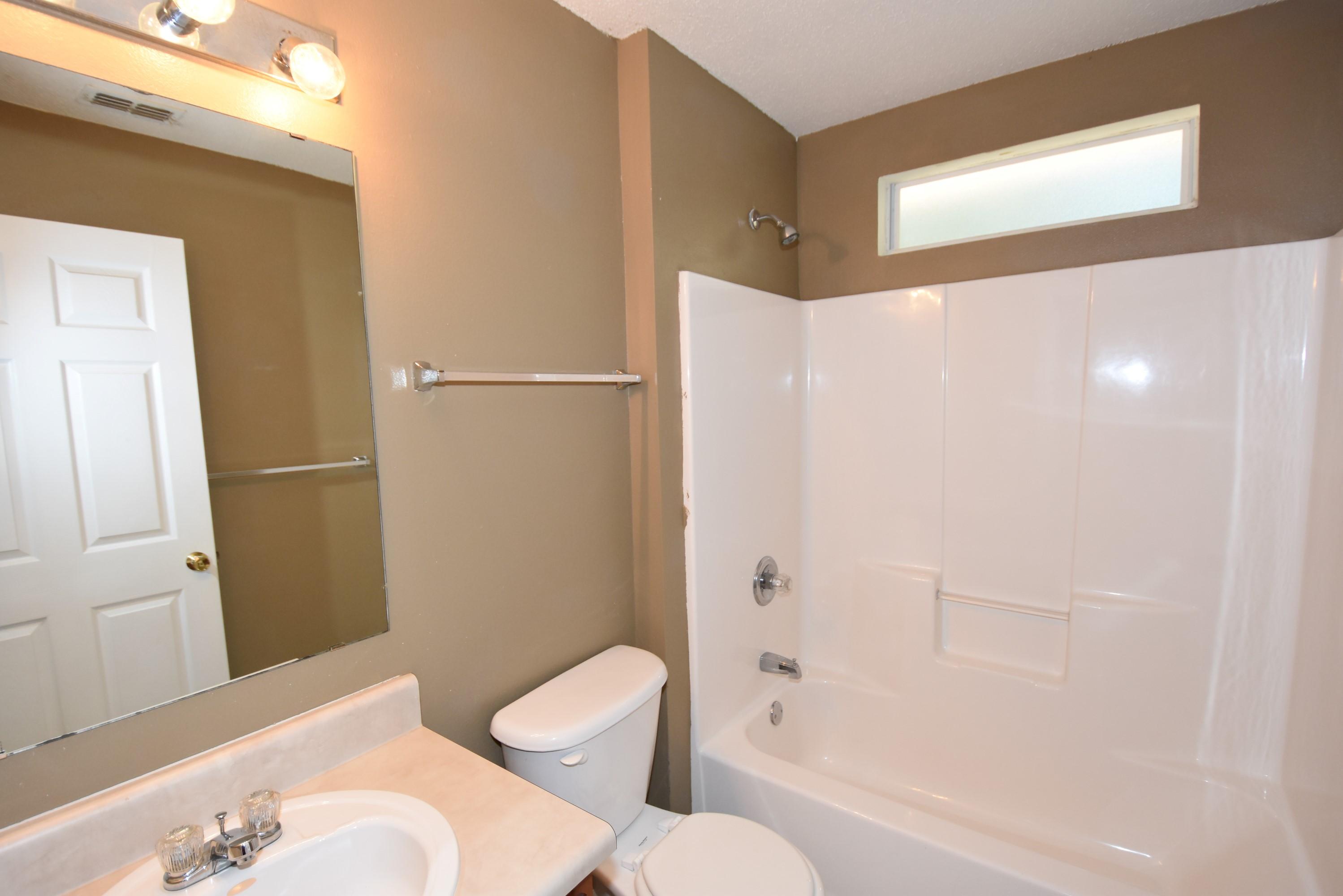 COUNTRYWOOD EST - Residential