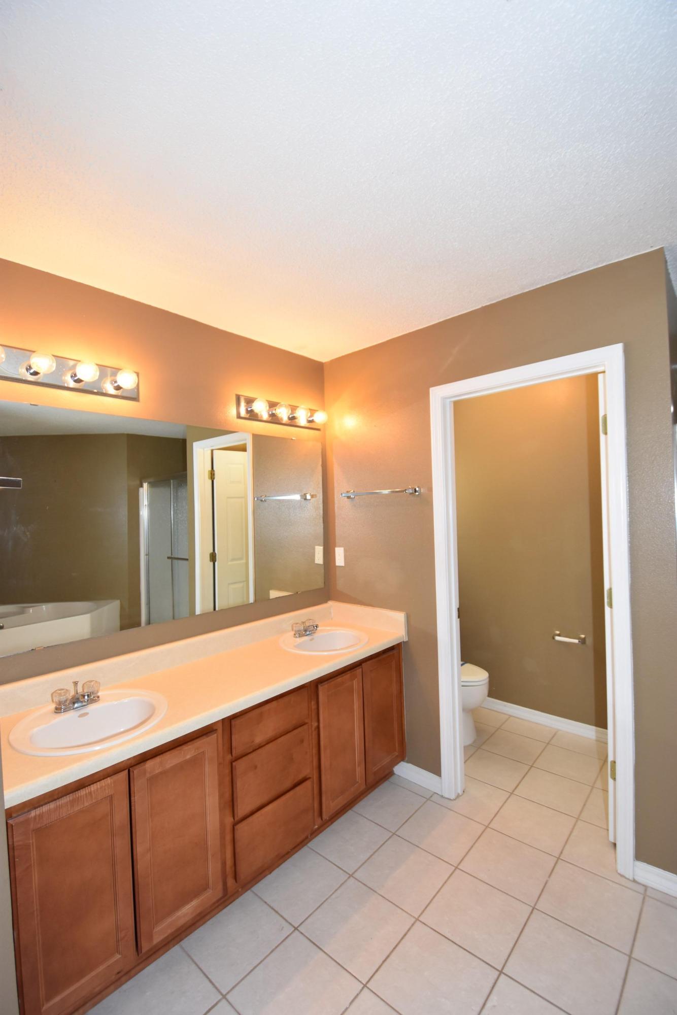 COUNTRYWOOD EST - Residential