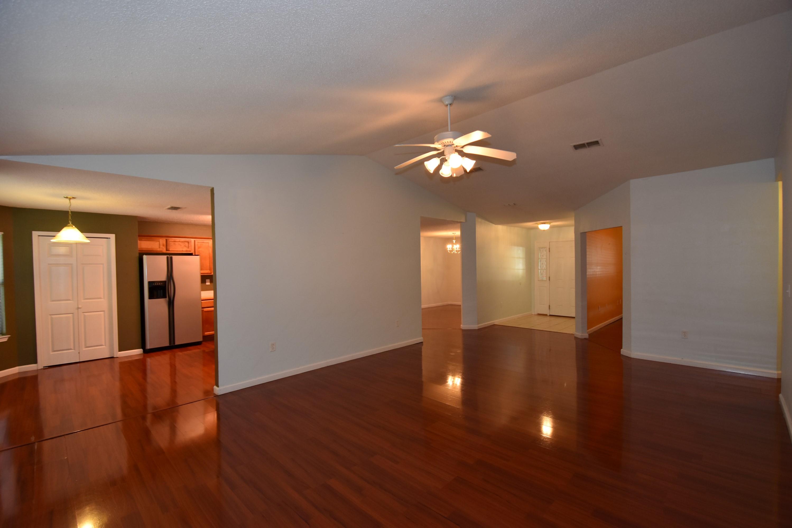 COUNTRYWOOD EST - Residential