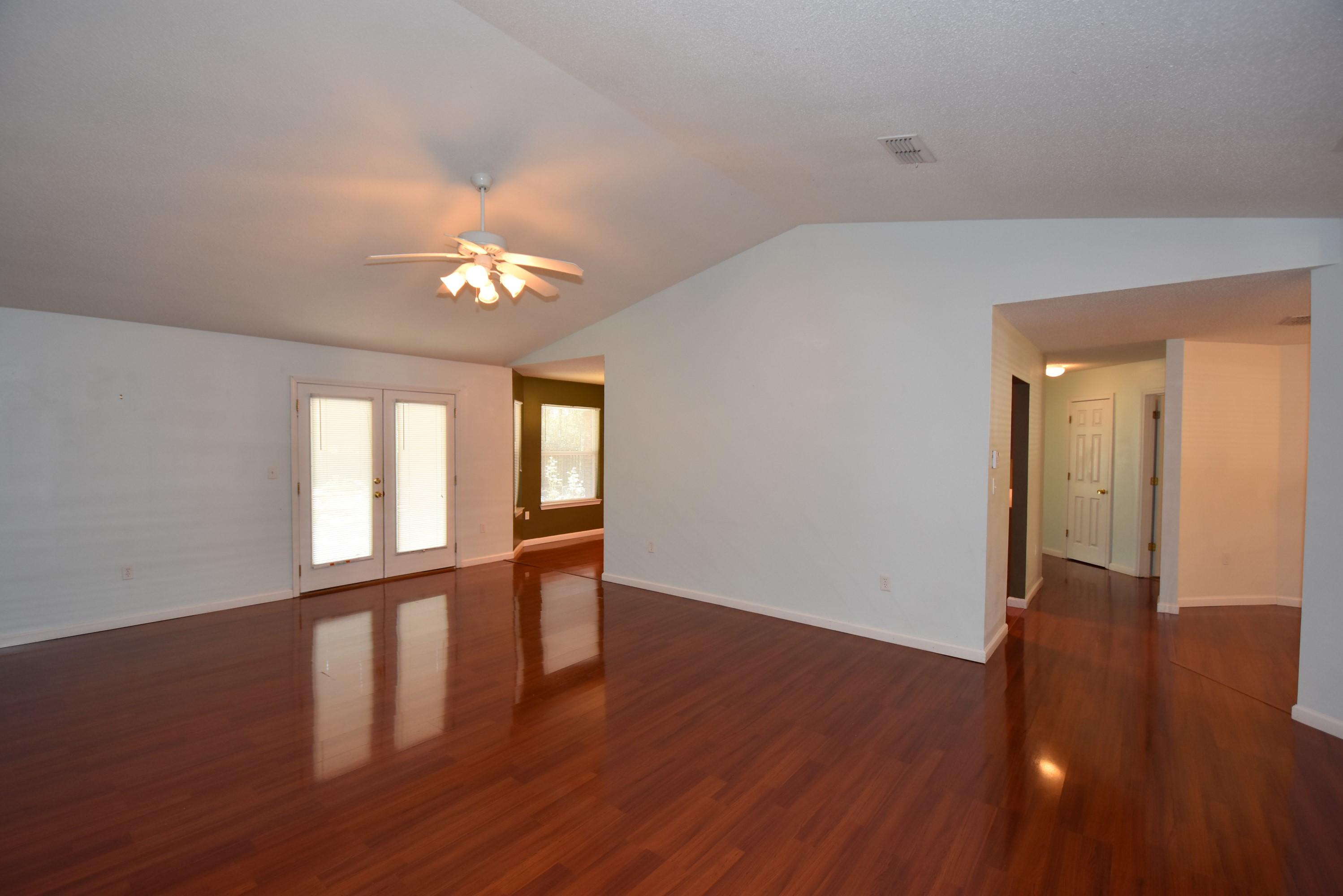 COUNTRYWOOD EST - Residential